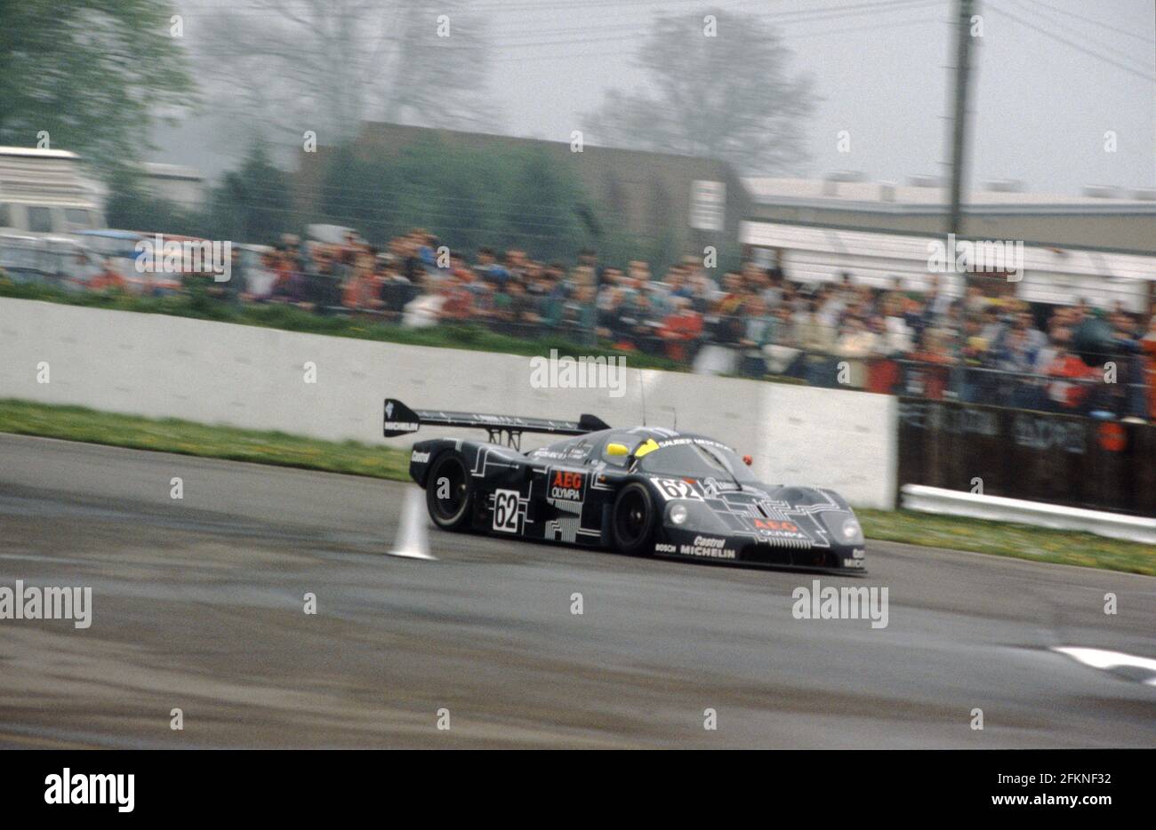 Il Mauro Baldi-James Weaver Sauber C9-99 sport-prototipazione durante la gara 1988 di Silverstone 1000 km. Foto Stock