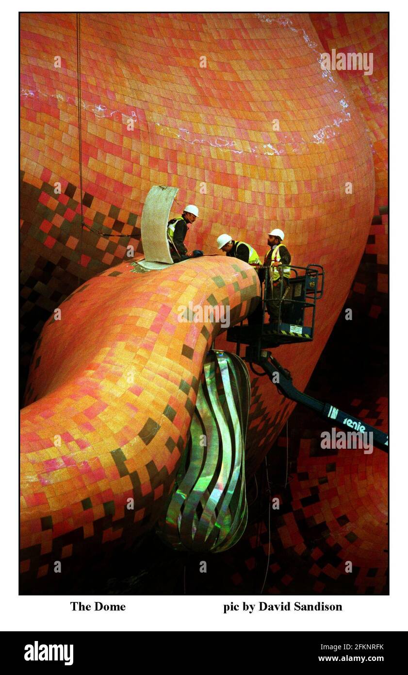 Zona corpo Millennium Dome. The Body zone, il pezzo centrale del Millennium Dome Dicembre 1999 a Greenwich. I visitatori saranno in grado di camminare attraverso l'esperienza del corpo e di acquisire una visione dei loro corpi e delle scoperte, delle tecnologie e delle nuove idee che li influenzeranno nel nuovo millennio. Foto Stock