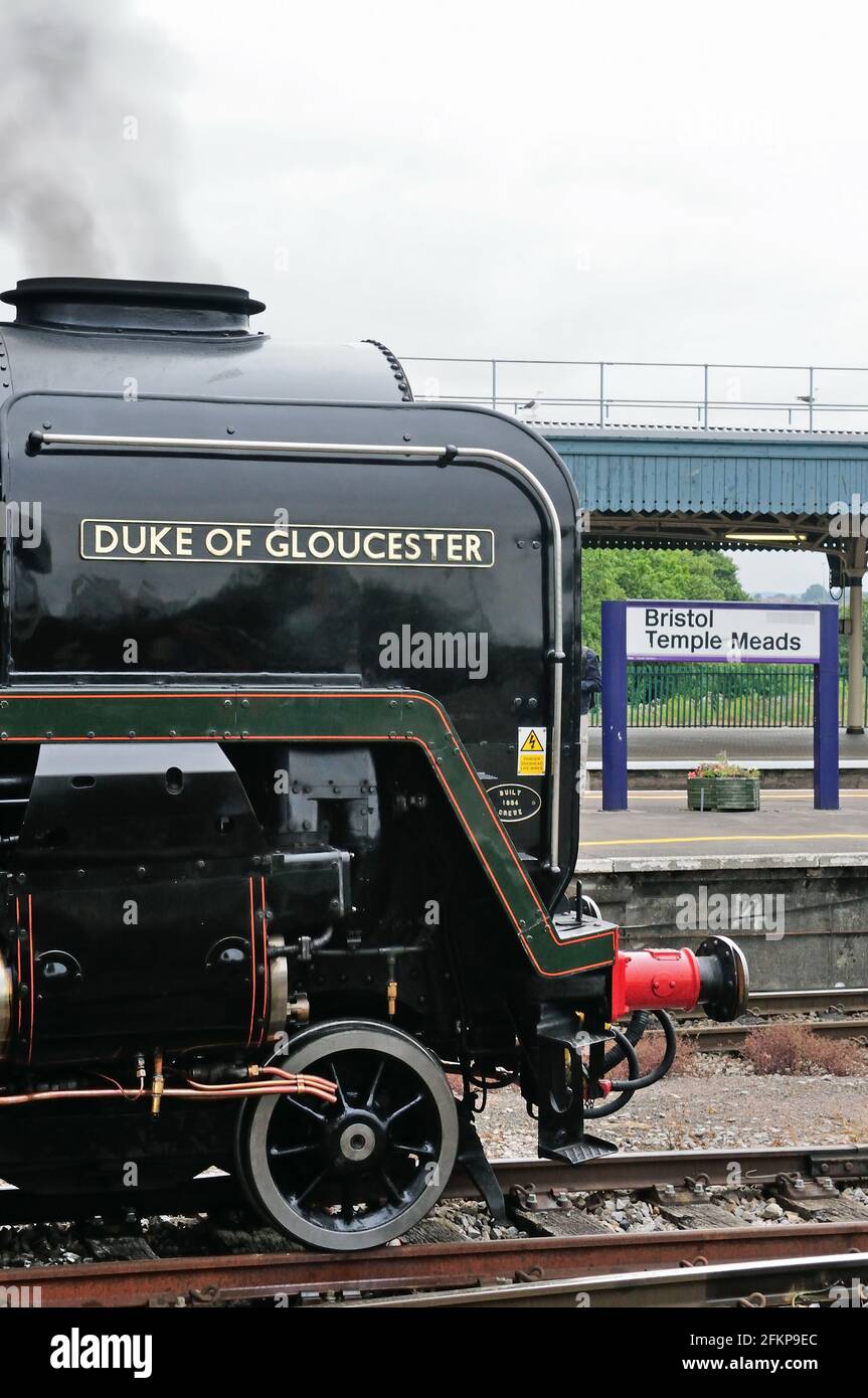 Unico BR Standard Class 8P Pacific No 71000 Duca di Gloucester in attesa alla stazione Bristol Temple Meads prima di trasportare il Torbay Express 18.07.2010. Foto Stock