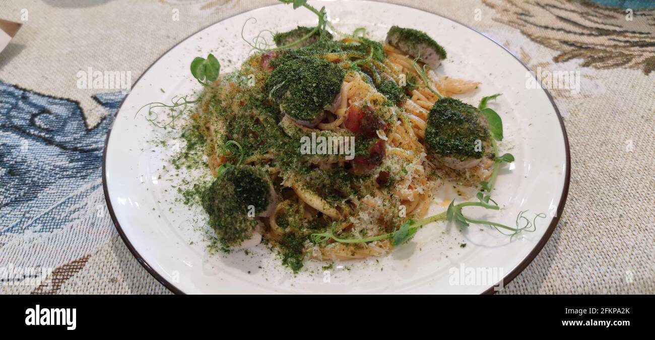 La gustosa e appetitosa pasta classica italiana di spaghetti Foto Stock