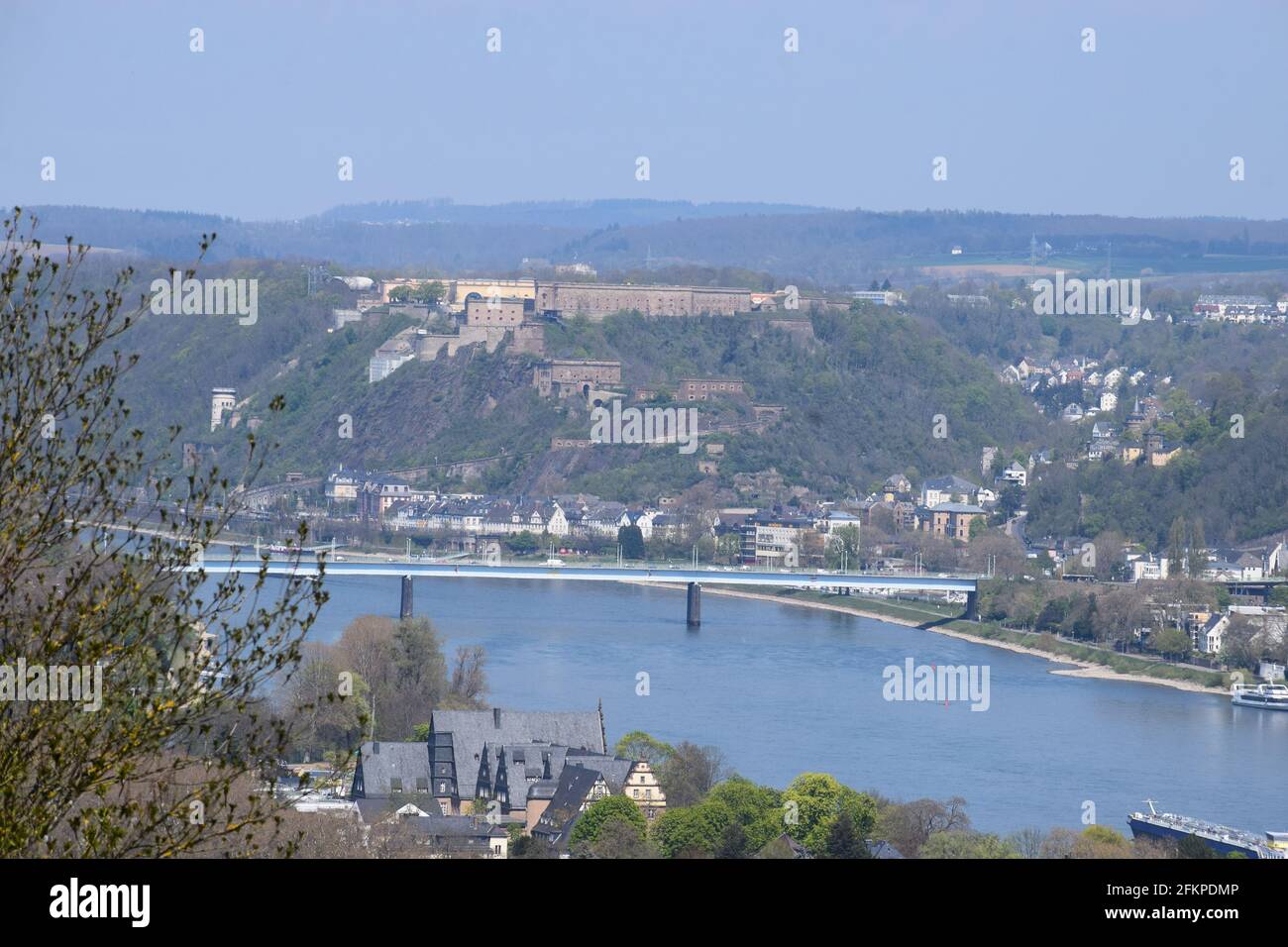 Vista su Coblenza dal Rittersturz Foto Stock