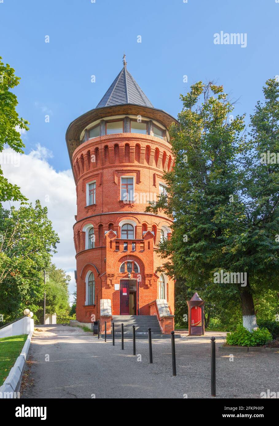 Water Tower o Vodonapornaya Bashnya. L'edificio è stato costruito nel 1912. Vladimir, Russia. Foto Stock