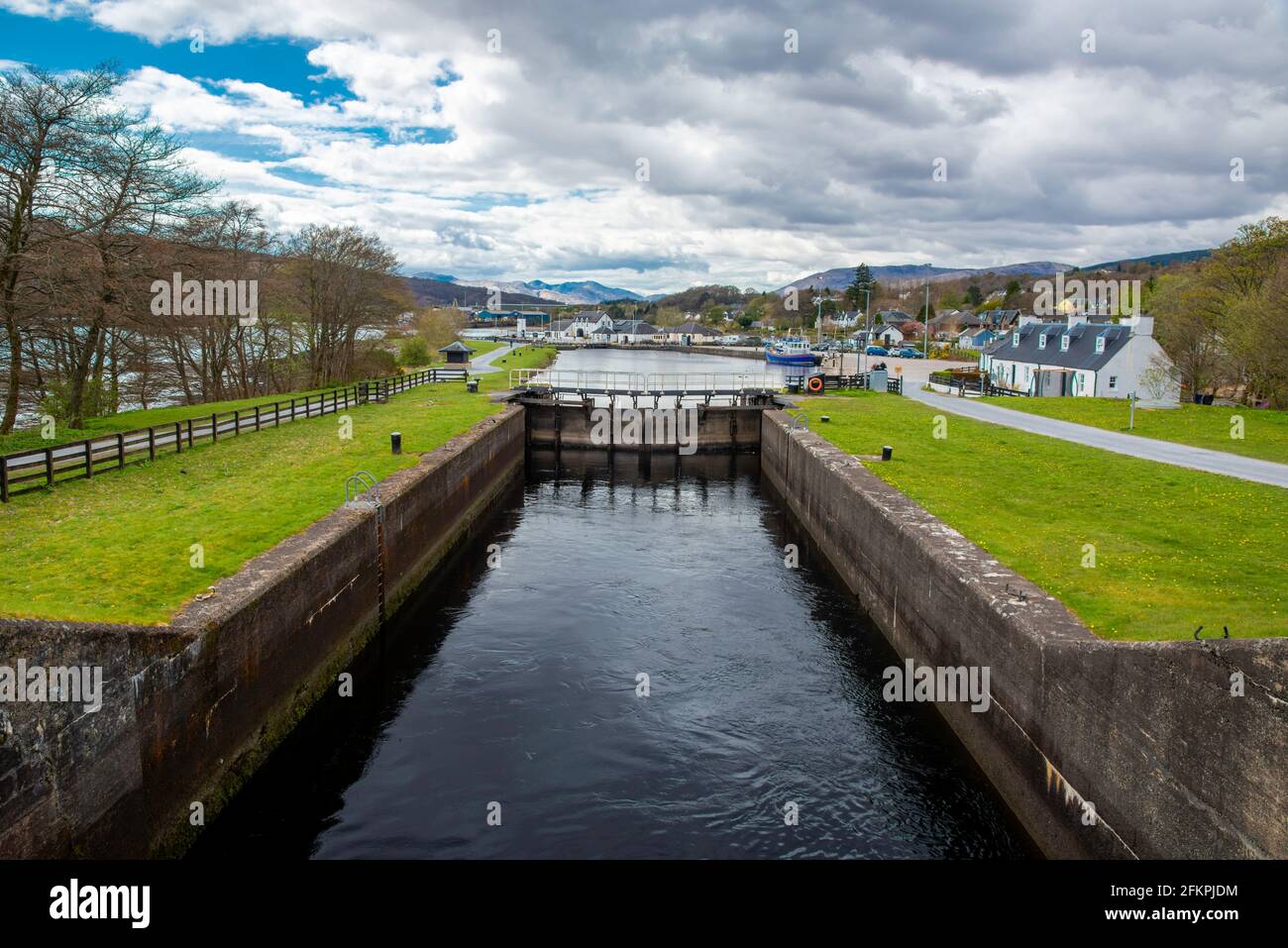 Si tratta dell'estremità meridionale del canale Caledoniano, nelle alture occidentali della Scozia, adiacente al villaggio di Corpach. Foto Stock