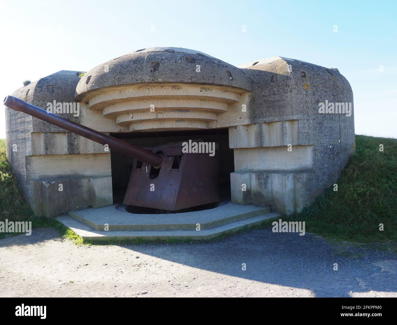 Longues sur Mer batteria pistola tedesca che si affaccia Gold Beach ad Arromanches, Normandia Foto Stock