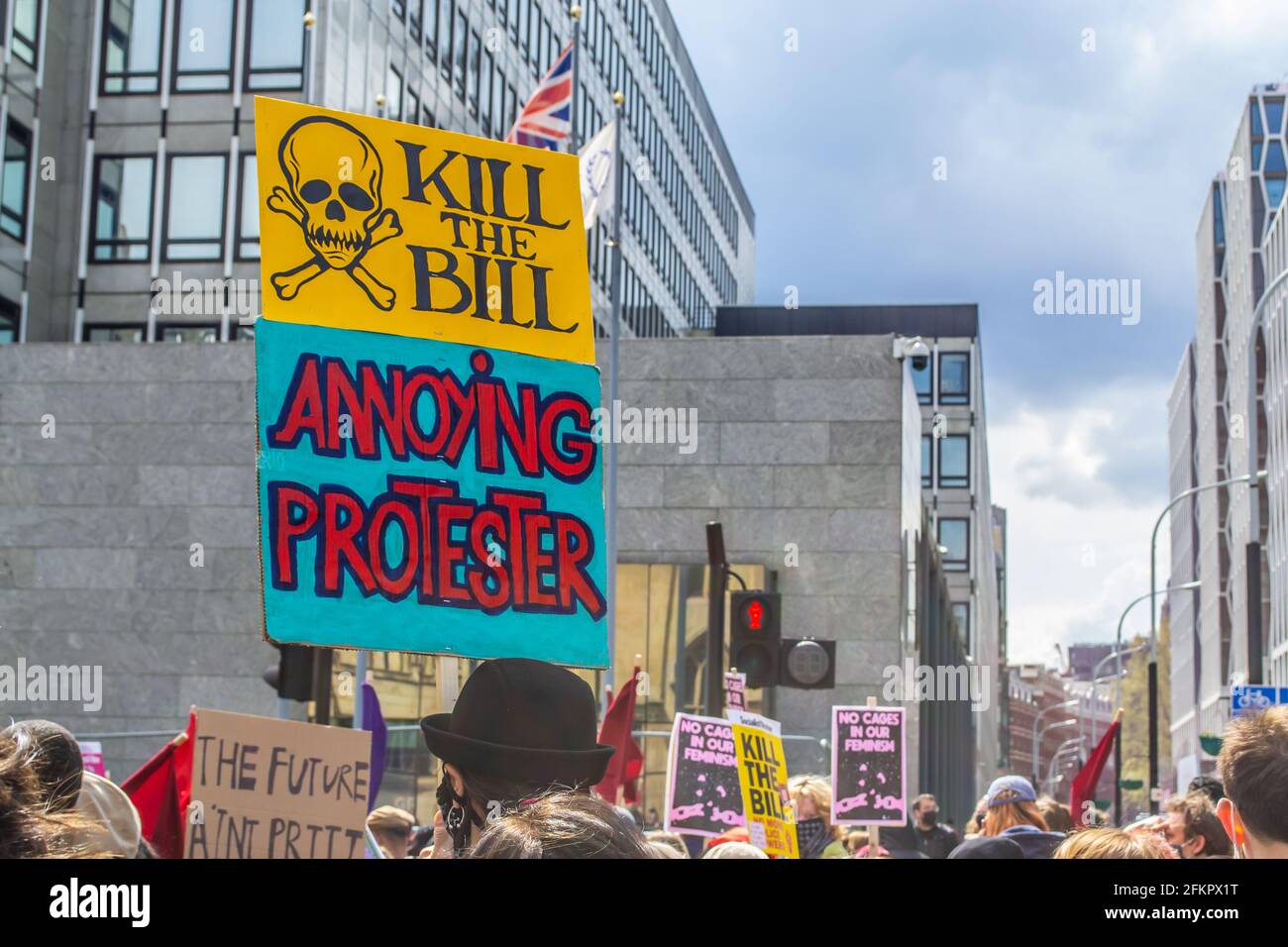 WESTMINSTER, LONDRA, INGHILTERRA - 1 maggio 2021: Manifestanti contro una protesta DI UCCIDERE IL DISEGNO DI LEGGE a Londra Foto Stock