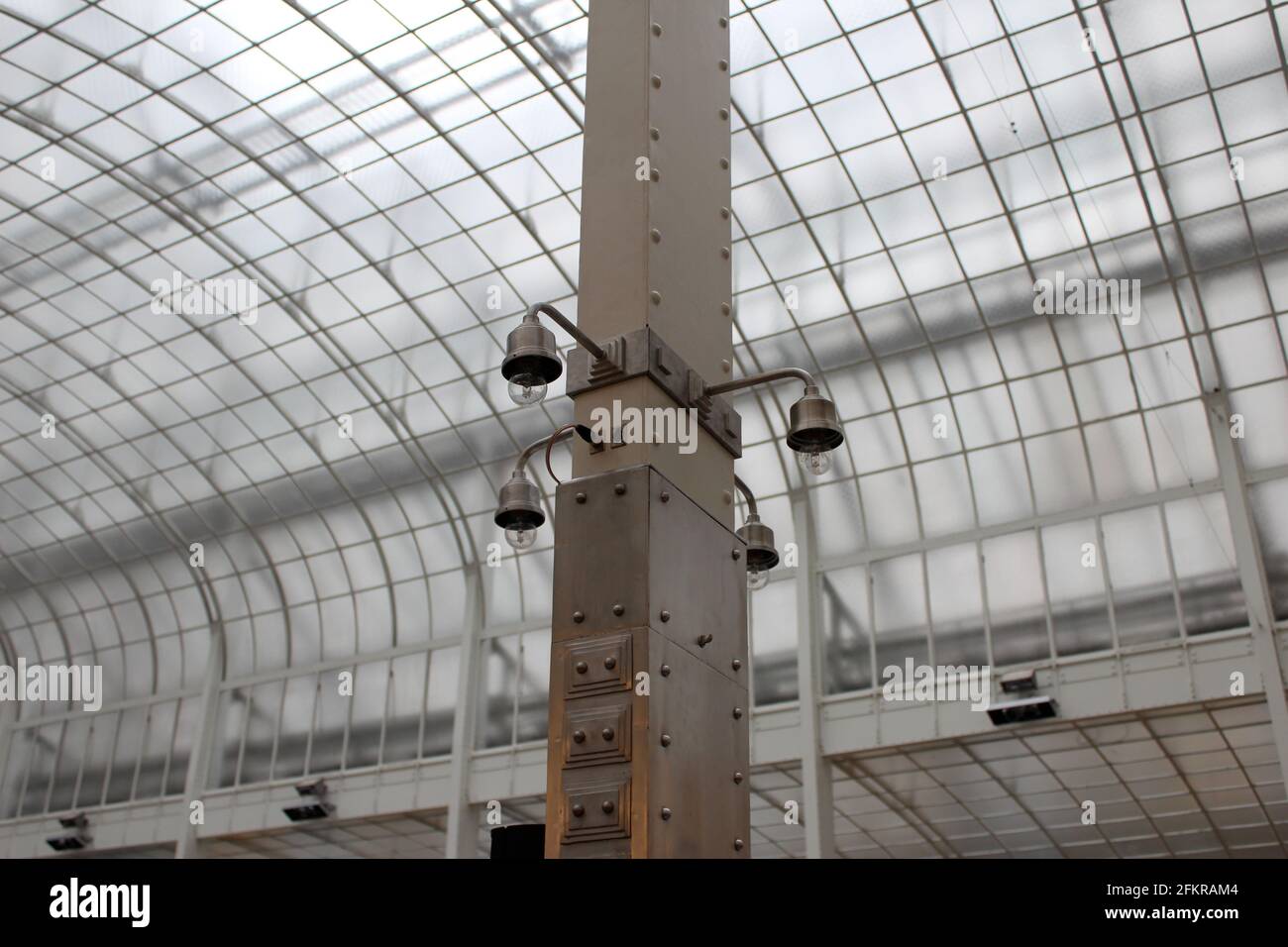 Interno della Banca di risparmio postale austriaca a Vienna da architetto Otto Wagner Foto Stock