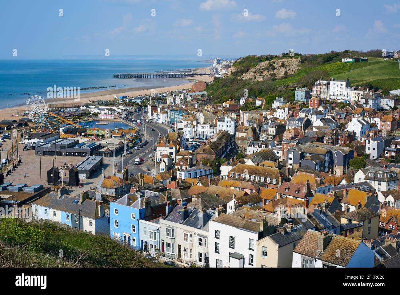 Hastings, East Sussex, Regno Unito, da East Hill, guardando verso West Hill Foto Stock