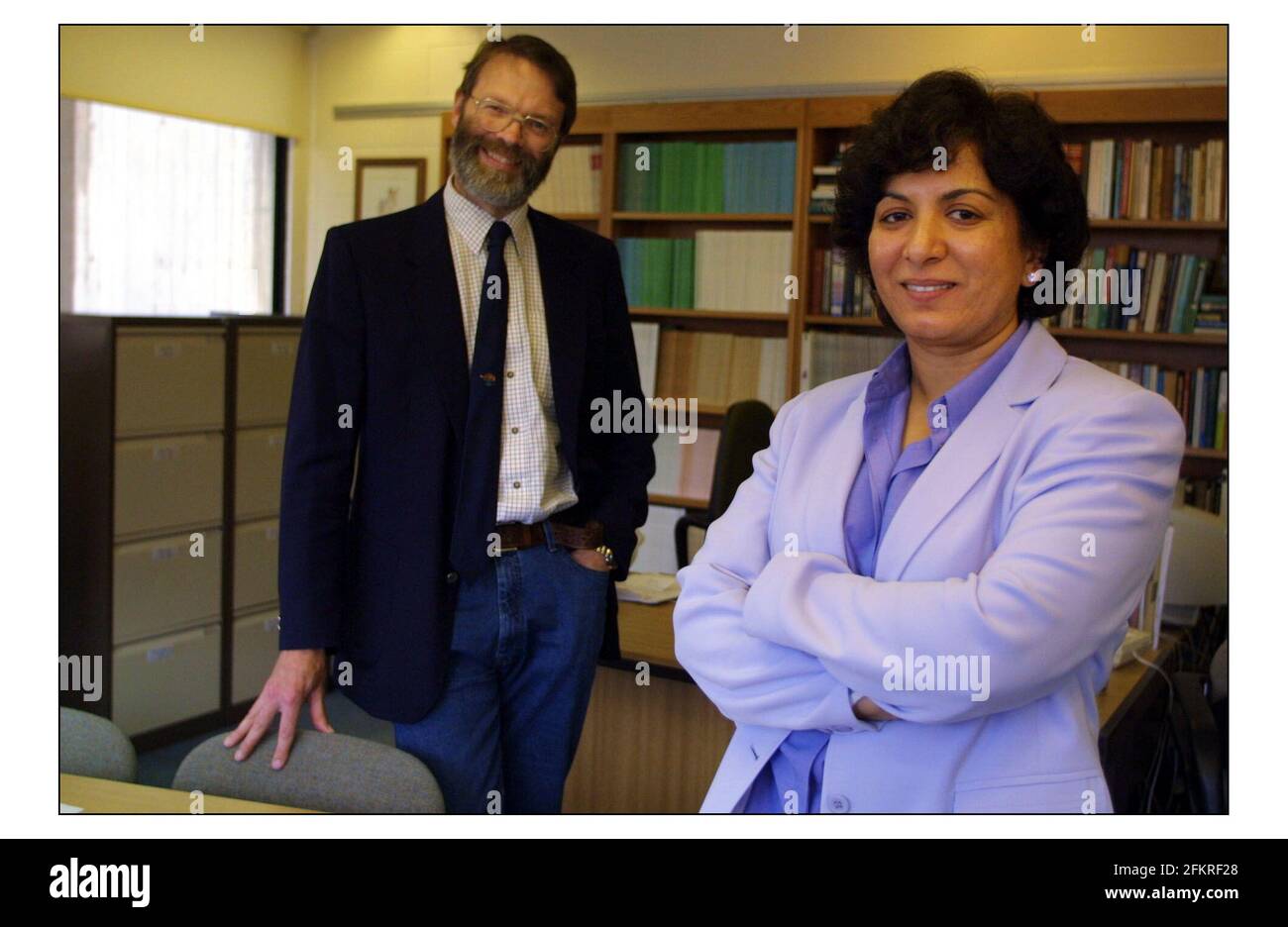 Dr. Rubina Mian e Professor David Macdonald coinventori di un test blob per misurare i livelli di stress.pic David Sandison 25/7/2003 Foto Stock