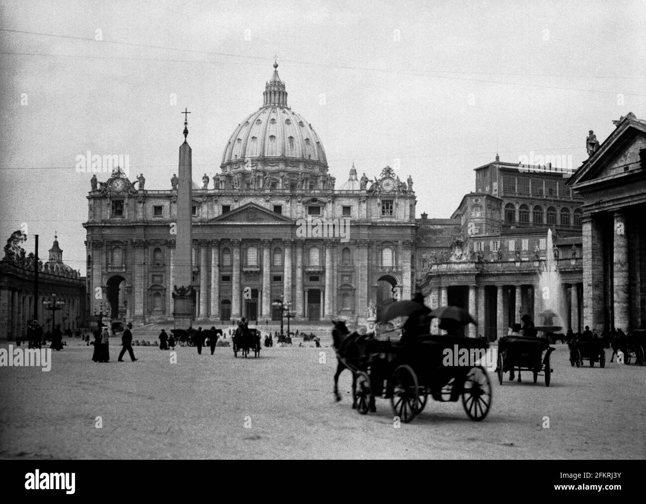 AJAXNETPHOTO. c.1908 -14. ROMA, ITALIA. - ALBUM GRAND TOUR; SCANSIONI DA NEGATIVI ORIGINALI IN VETRO IMPERIALE - ST. PIAZZA PIETRO. FOTOGRAFO: SCONOSCIUTO. FONTE: AJAX VINTAGE PICTURE LIBRARY COLLECTION.CREDIT: AJAX VINTAGE PICTURE LIBRARY. RIF; 1900 6 08 Foto Stock