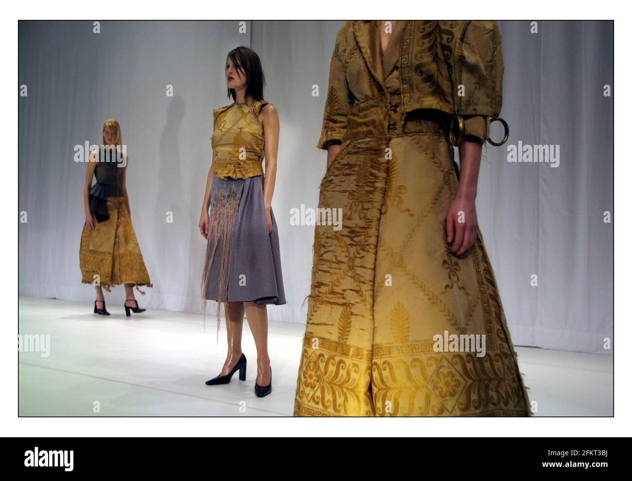 Russel Sage .... British Pound sulla sfilata del Catwalk al London Fashion week.pic David Sandison 17/2/2002 Foto Stock