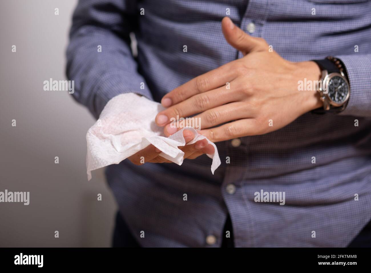 SCRUBS - In-a Bucket Hand Cleaner Towels, 72 Towels / Bucket | 42272