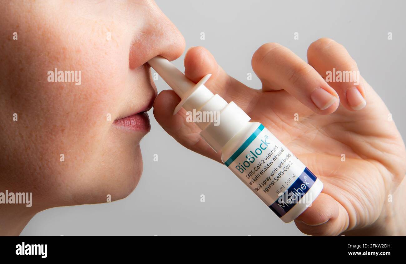 Tallinn, Harjumaa, Estonia- 04MAY2021: Nuovo spray nasale innovativo contro COVID-19 chiamato BioBlock contro SARS-COV-2 di Medihex, Tartu Ülikool, maaül Foto Stock