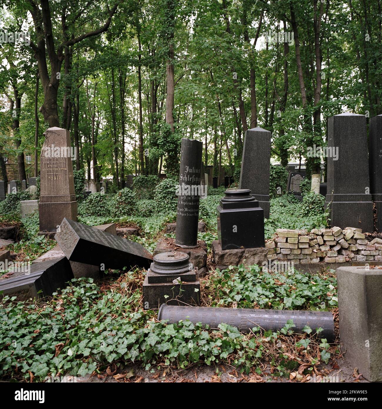 Berlino. Germania. Cimitero ebraico a Schönhauser Allee. Foto Stock