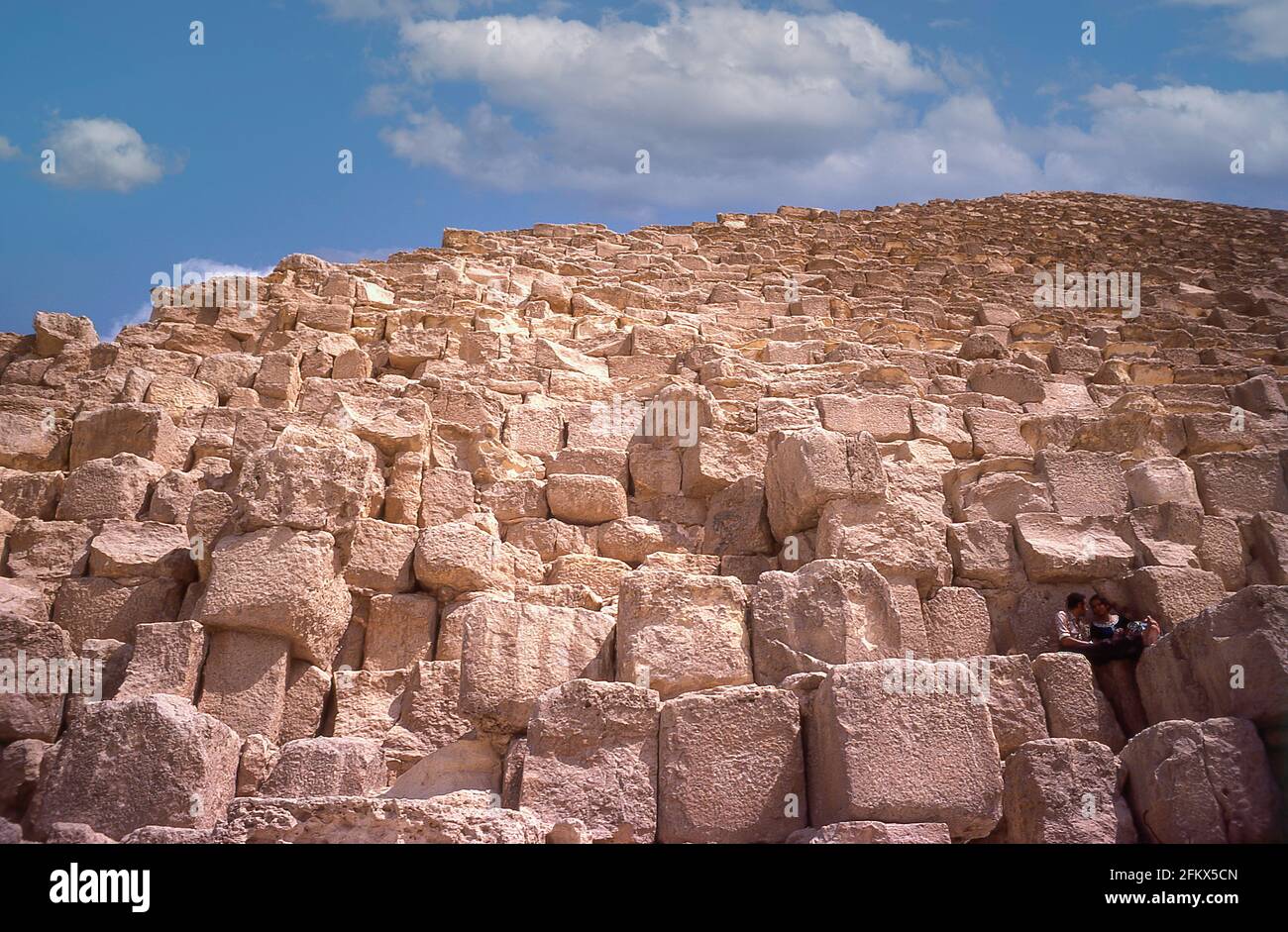 I blocchi di basalto del tempio piramidale, la Grande Piramide di Giza, Giza, Giza Governato, Repubblica d'Egitto Foto Stock