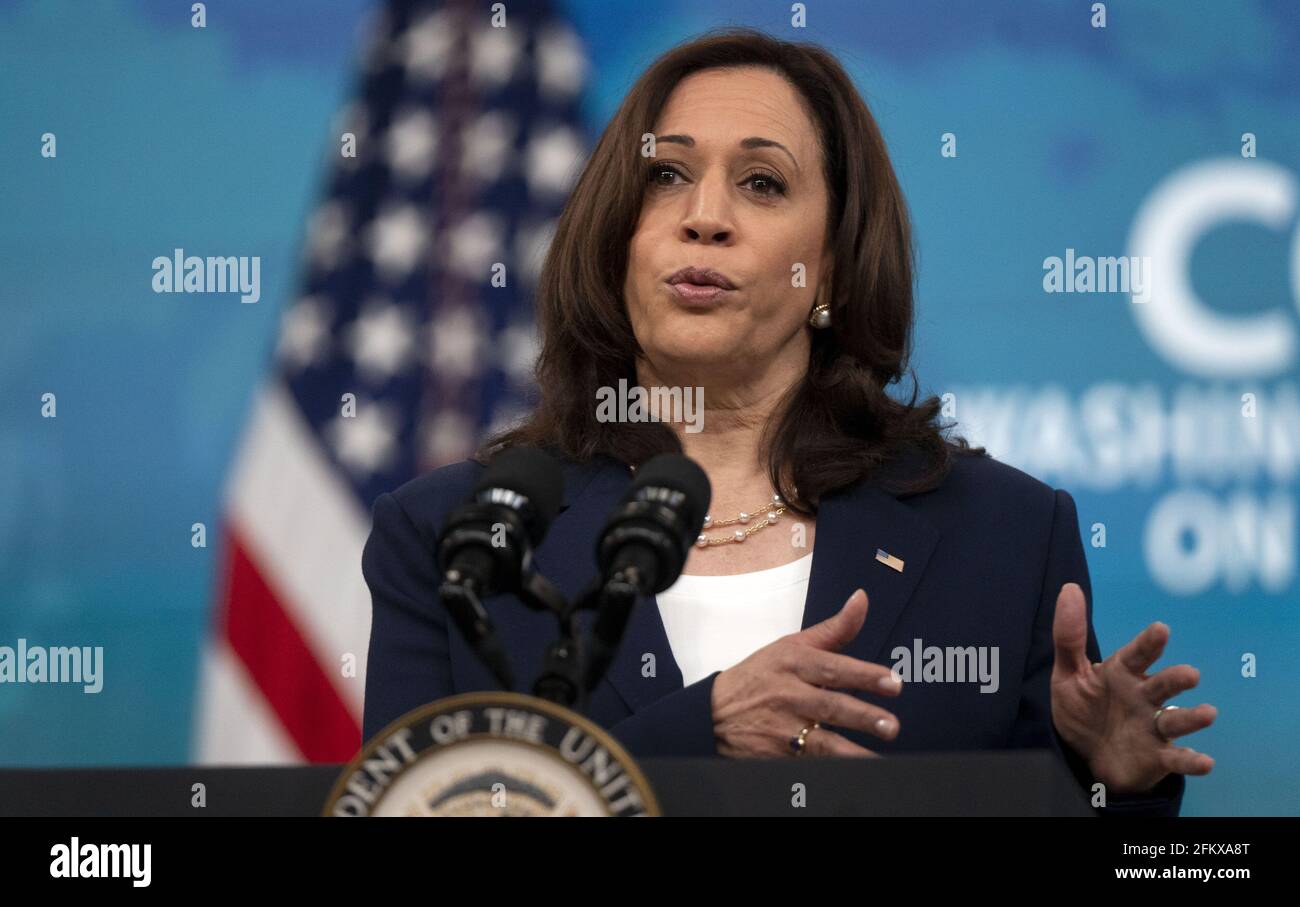 Washington, Stati Uniti. 04 maggio 2021. Il Vice Presidente Kamala Harris ha espresso le sue osservazioni durante la 51esima Conferenza annuale di Washington sulle Americhe nell'Auditorium della Corte del Sud martedì 4 maggio 2021 a Washington, DC, la conferenza presenta le osservazioni di alti funzionari e leader del governo degli Stati Uniti, Offrire ai partecipanti la possibilità di ascoltare direttamente la nuova amministrazione Biden sulla sua agenda politica emisferica. Photo by Leigh Vogel/UPI Credit: UPI/Alamy Live News Foto Stock