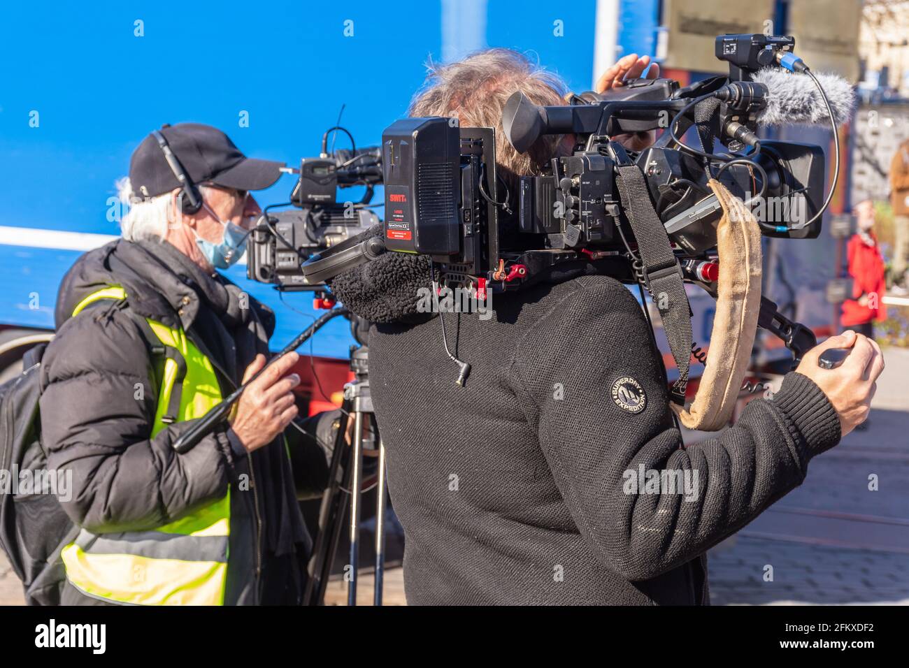 Cameramen che registra la protesta della torba a Helsinki in Finlandia Foto Stock