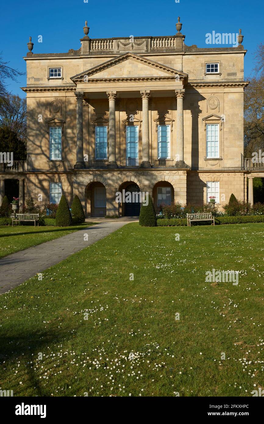 Holbourne Museum a Bath, Inghilterra. Edificio storico in stile georgiano con portico colonnato. Foto Stock