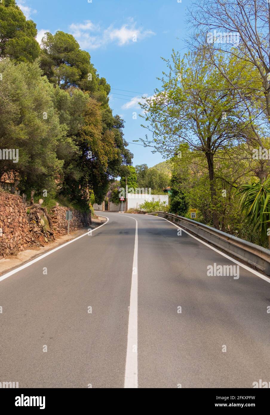 Itinerario escursionistico in provincia di Valencia su un soleggiato giorno Foto Stock