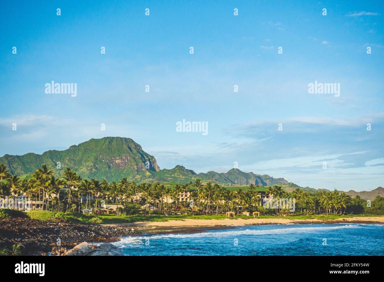 Spiaggia naufragio vista dal punto di Poipu sull'isola di Hawaii Foto Stock