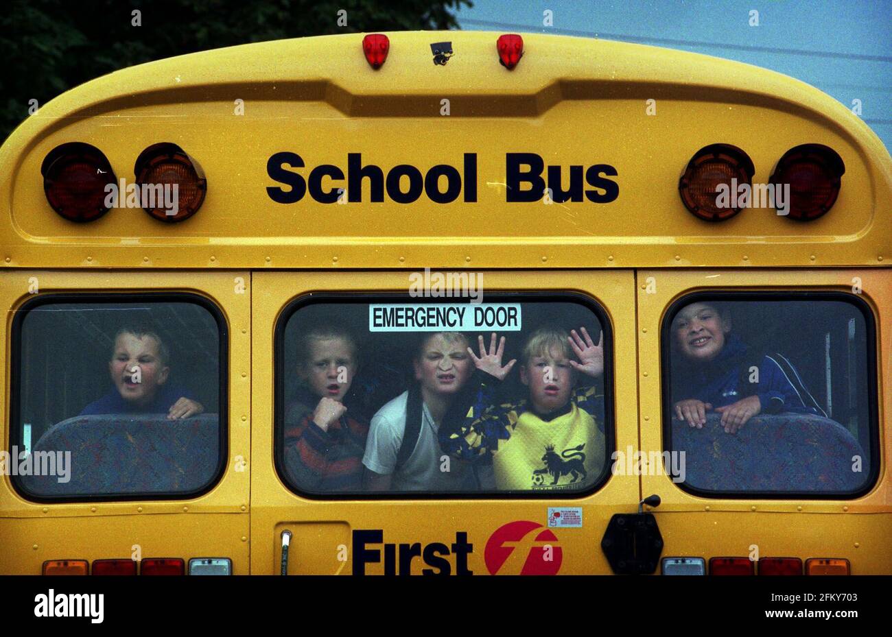 Autobus scolastico in stile americano in prova a Colden Yorkshire AGOSTO 2001 Foto Stock