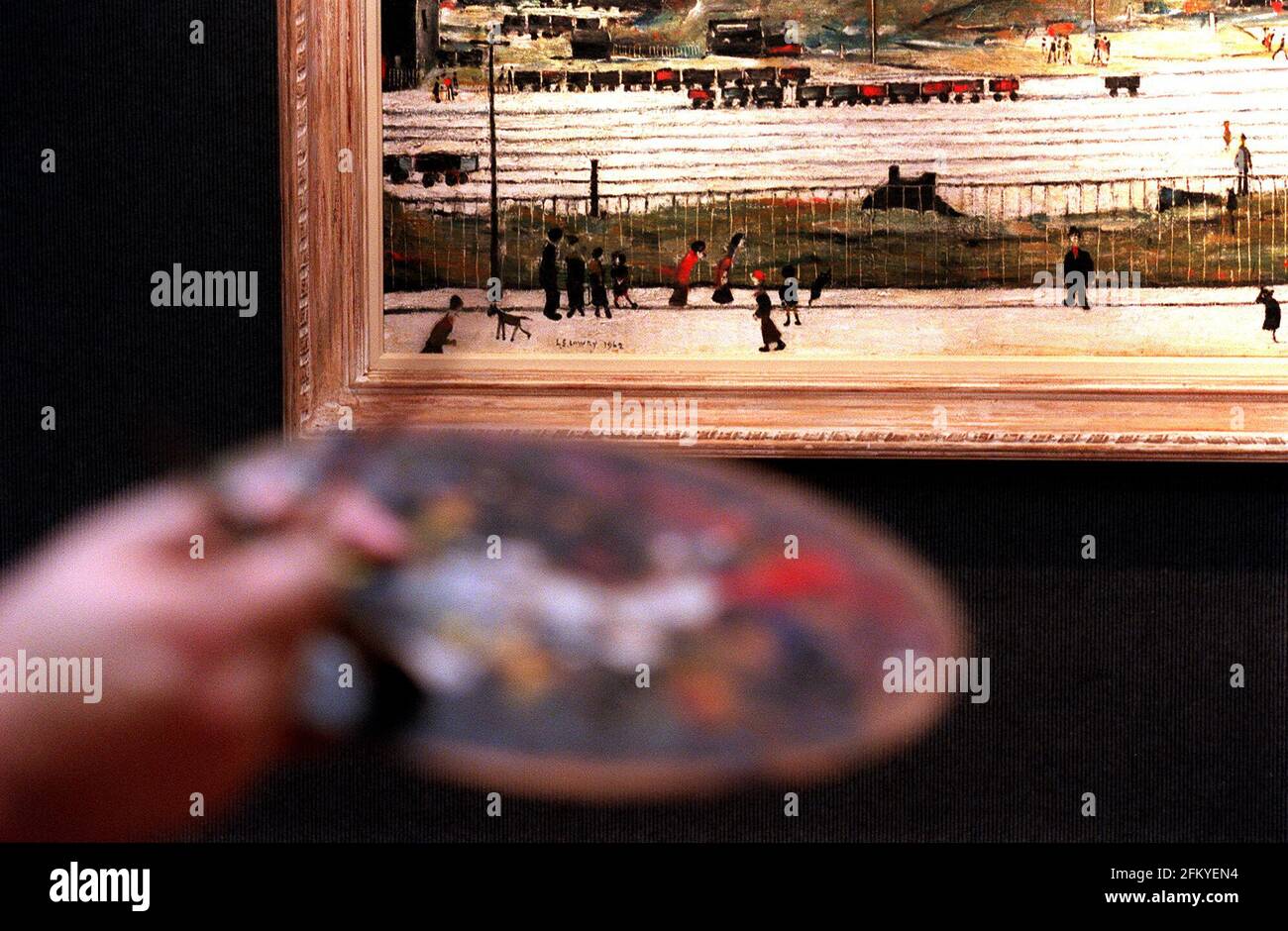 CHRISTIE'S HA SVELATO UN 2000 1,000,000 LS LOWRY DIPINTO OTT ¿'SEI CAMPANE, LA VALLE DI RHONDDA.'IL PIÙ GRANDE LAVORO DI LOWRY MAI ALL'ASTA Foto Stock