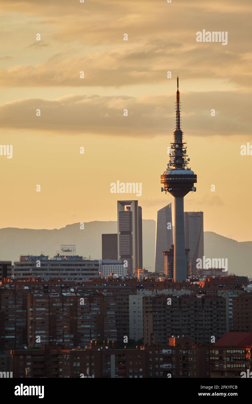 Edifici unici nella città visti da un punto di vista a. tramonto Foto Stock