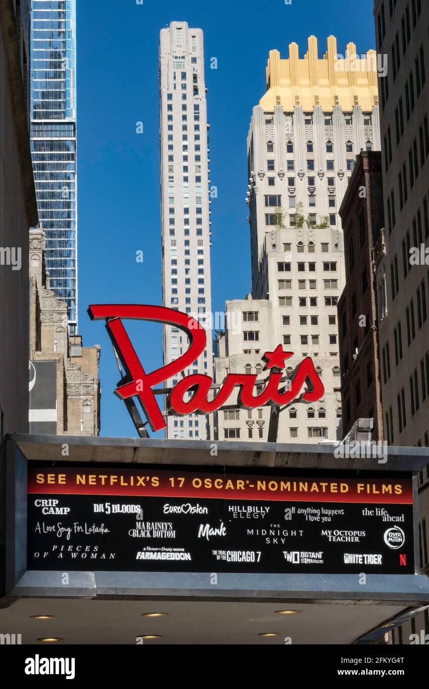 Paris Theatre Marquee a New York City, USA 2021 aprile Foto Stock