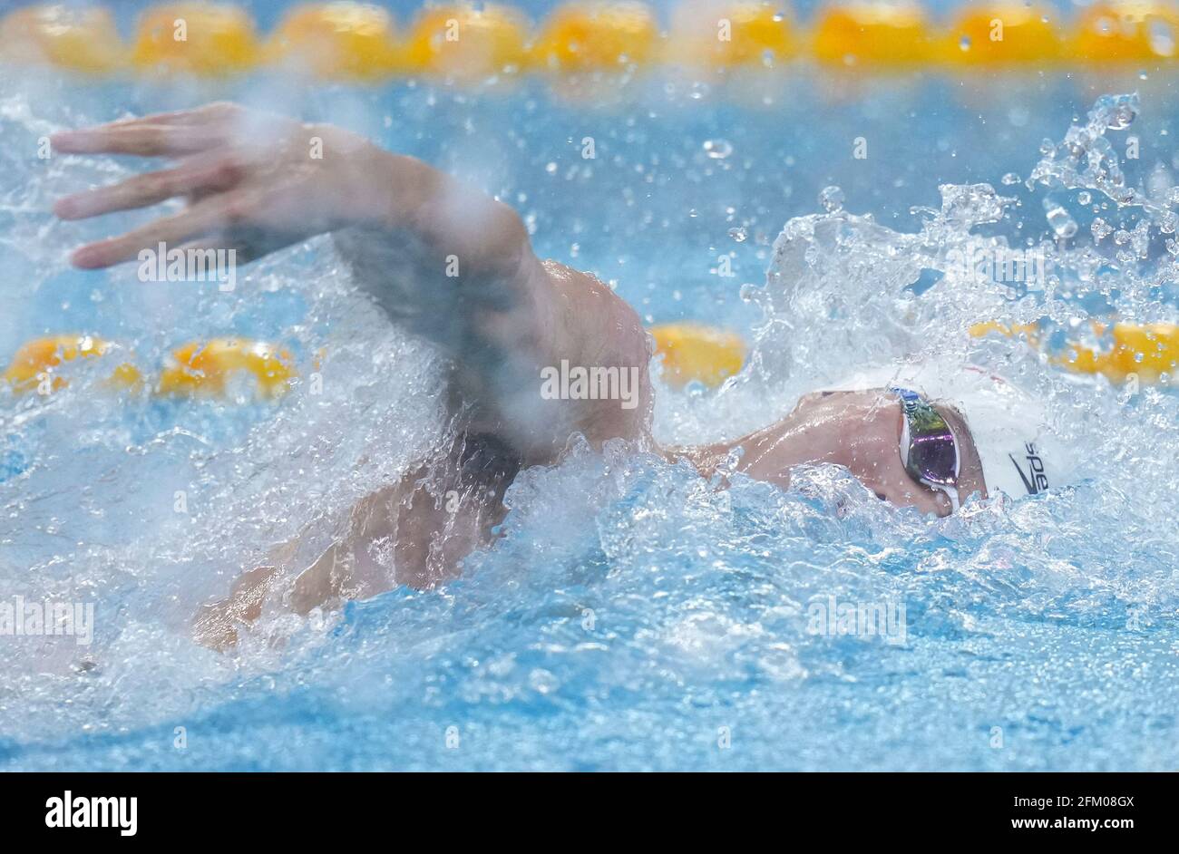 Qingdao, Cina. 5 maggio 2021. Ha Junyi di Zhejiang compete durante la finale maschile di 100m freestyle al Campionato Nazionale Cinese di Nuoto 2021 a Qingdao, Cina orientale, 5 maggio 2021. Credit: Xu Chang/Xinhua/Alamy Live News Foto Stock