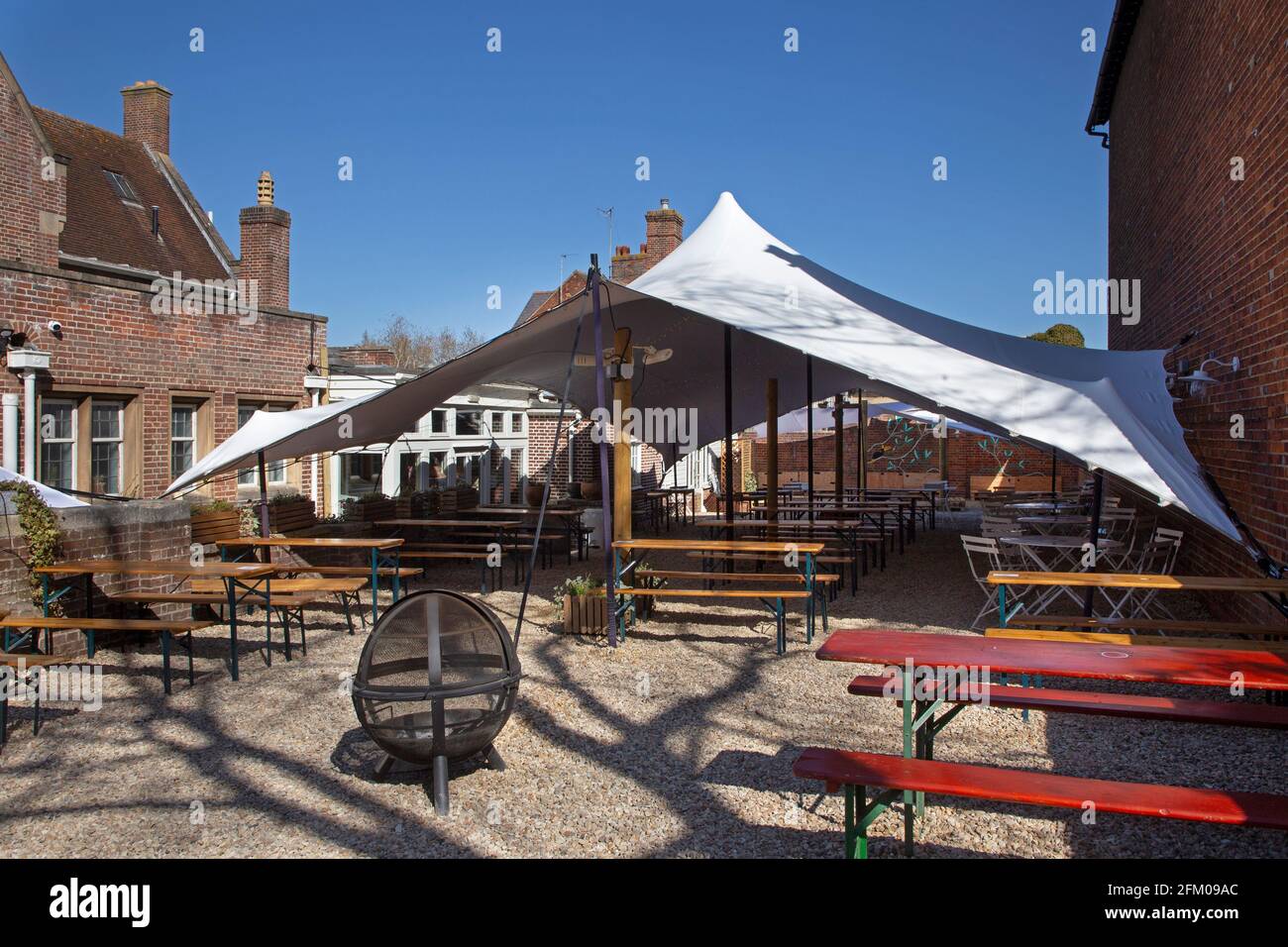 Area tenda all'aperto fuori dal pub, Inghilterra Foto Stock