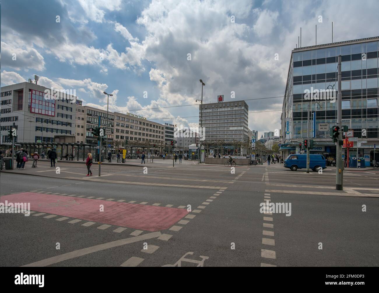 La grande piazza Konstablerwache nel centro di Francoforte, Germania Foto Stock