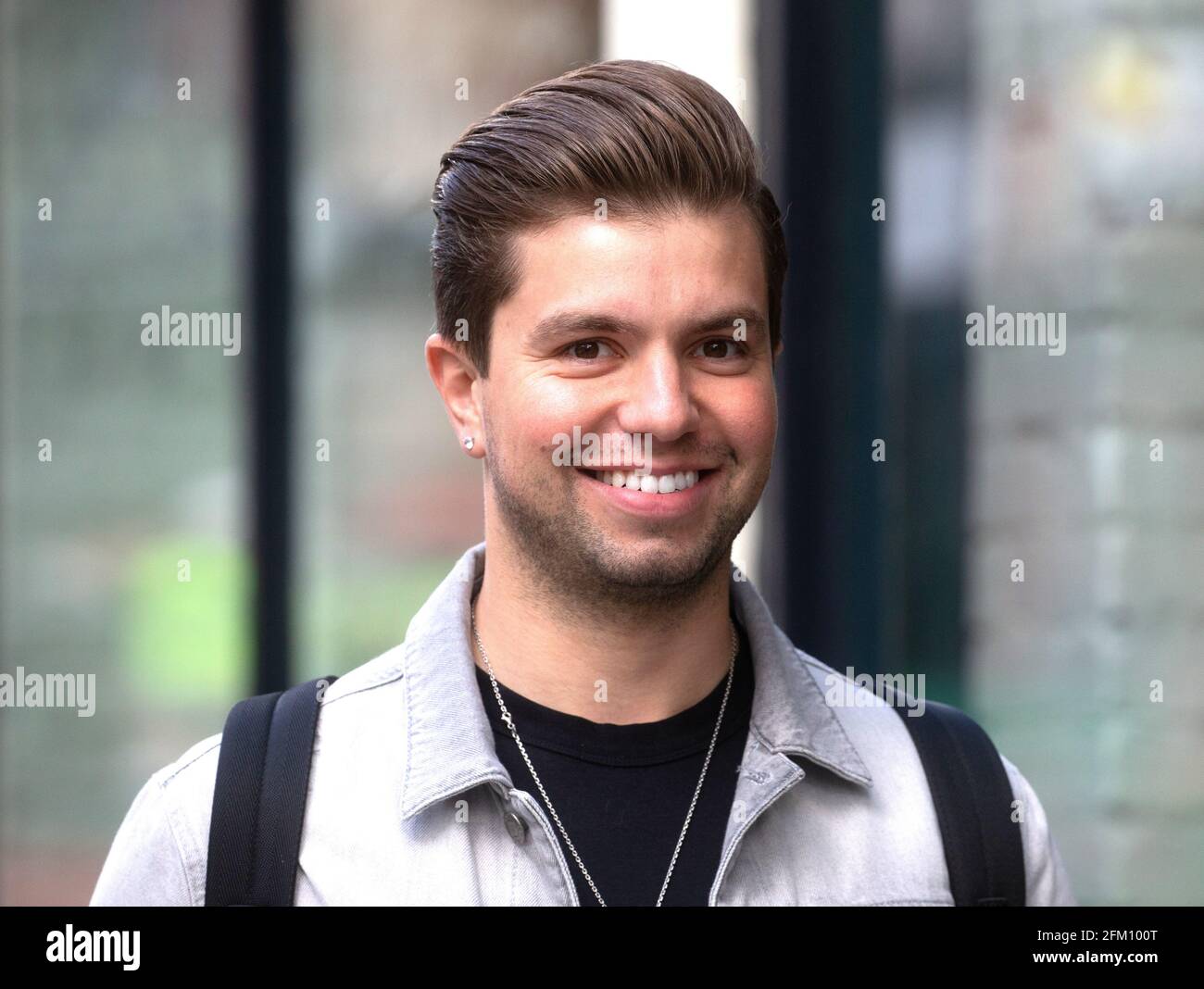 Londra, Regno Unito. 5 maggio 2021. Sonny Jay lascia Global radio Studios. Credit: Mark Thomas/Alamy Live News Foto Stock