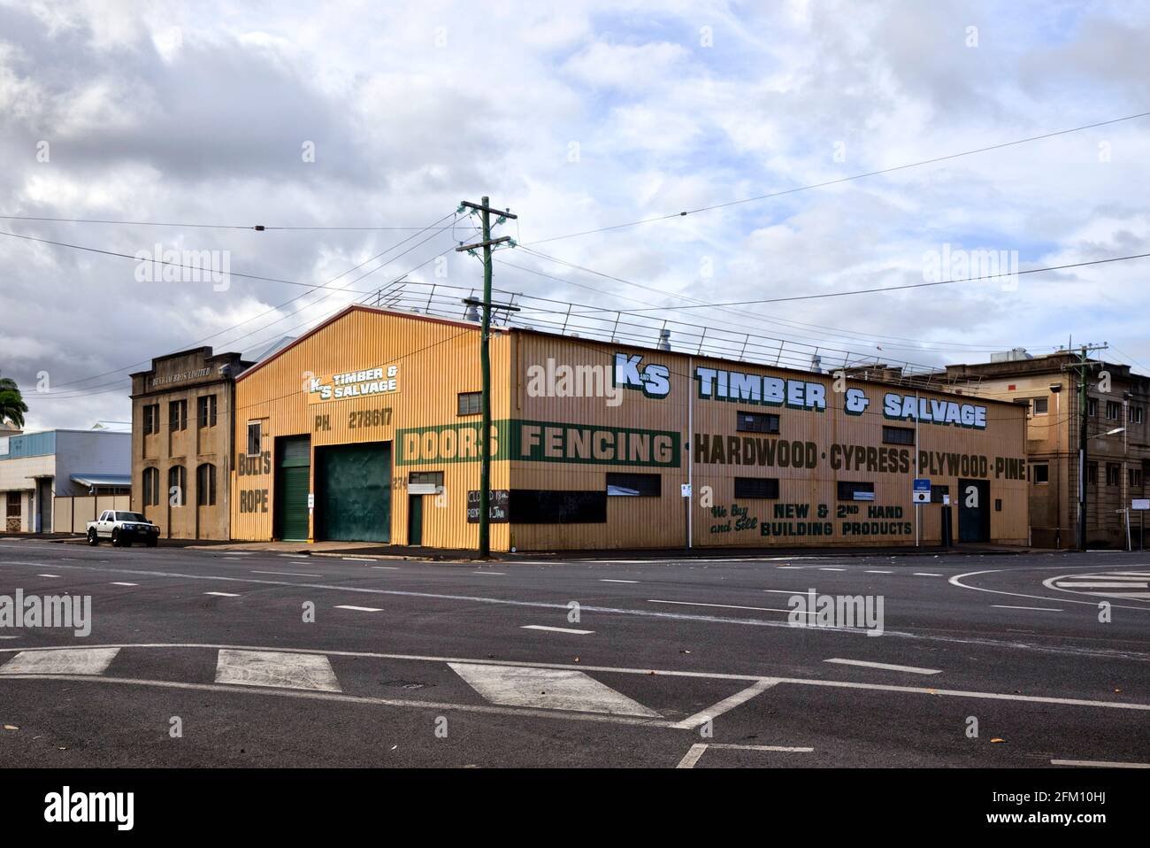 Magazzino K S Timber and Salvage su Quay Street Rockhampton Queensland Australia Foto Stock