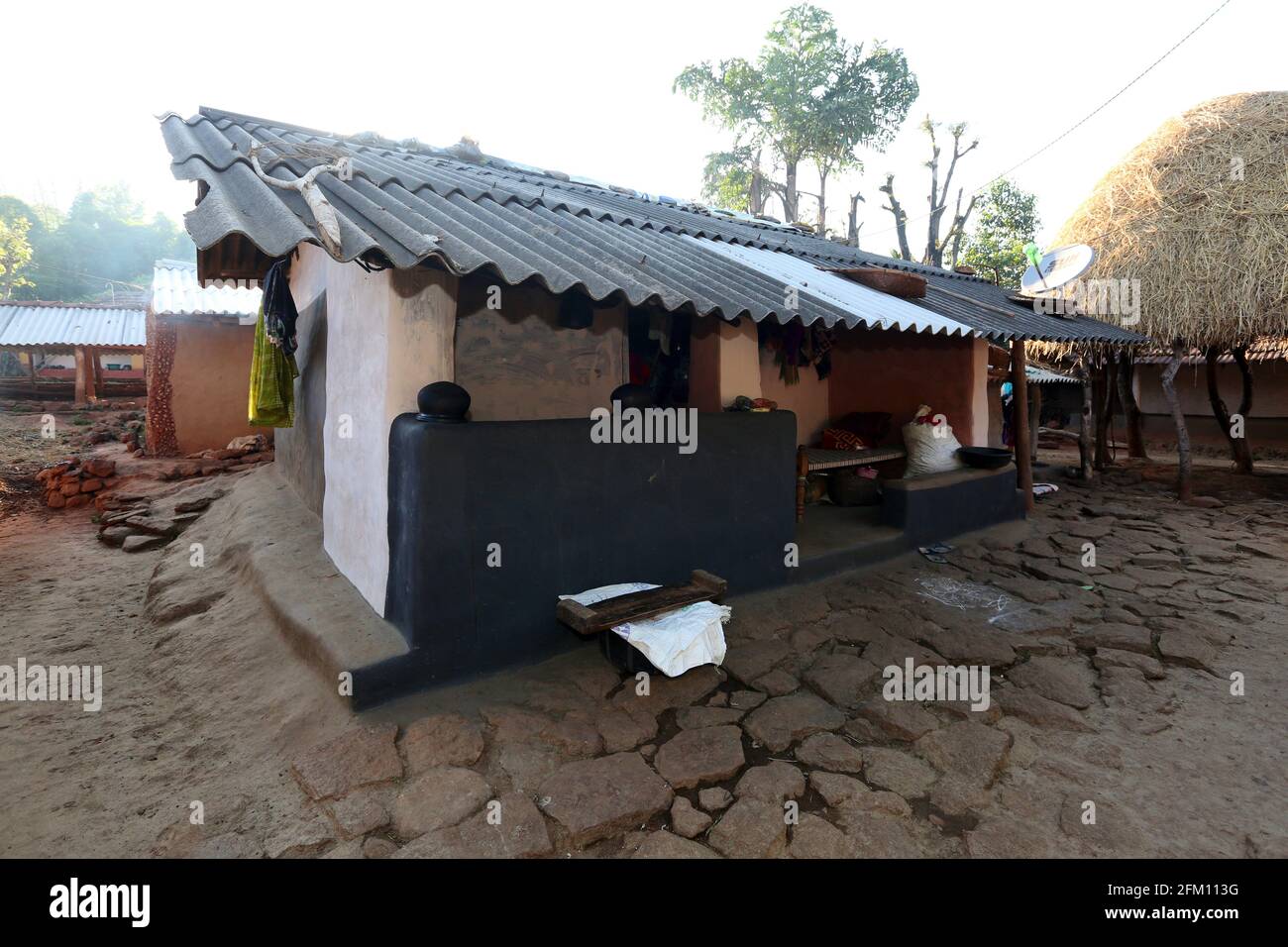 Casa tradizionale a Hattaguda villaggio, Andhra Pradesh, India. TRIBÙ GUTOB GADABA Foto Stock