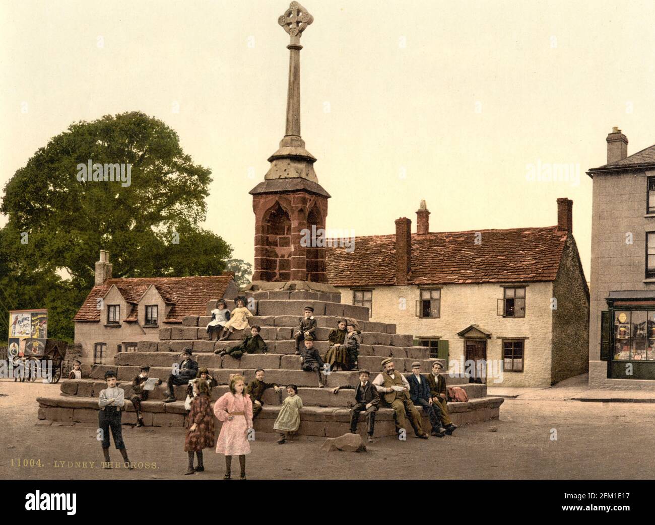 La croce del villaggio a Lydney in Gloucestershire circa 1890-1900 Foto Stock