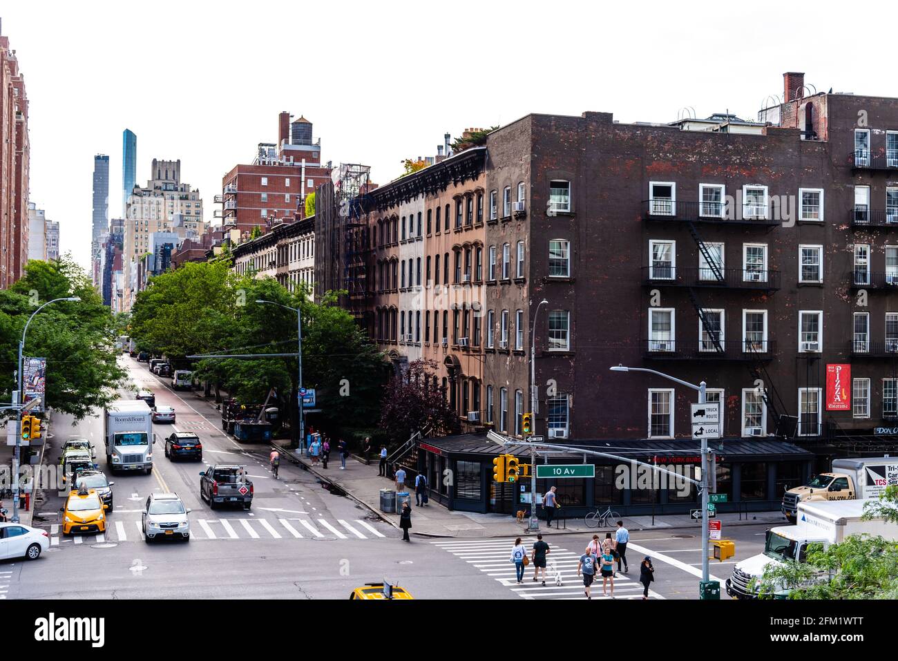 New York City, Stati Uniti d'America - 22 giugno 2018: Vista ad alta angolazione della 10th Avenue a Chelsea e nel quartiere Meatpacking Foto Stock