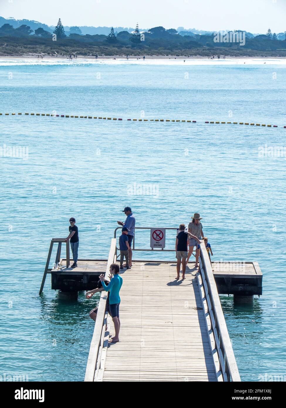 Uso ricreativo sul molo di Ellen Cove, conosciuto anche come Middleton Beach Jetty a King George Sound Albany, Australia Occidentale. Foto Stock