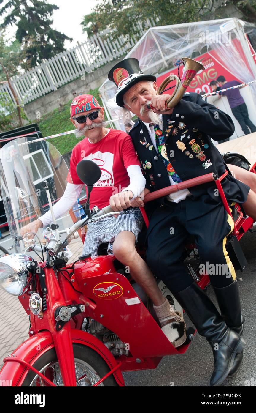 Mandello del lario villaggio guzzi immagini e fotografie stock ad alta