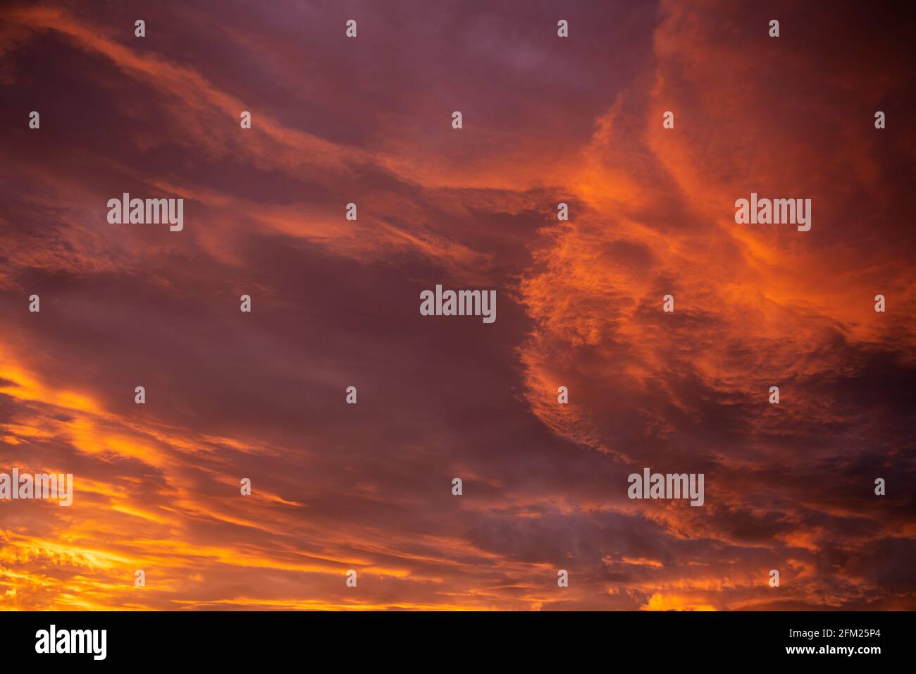 Cielo di tramonto sullo sfondo Foto Stock