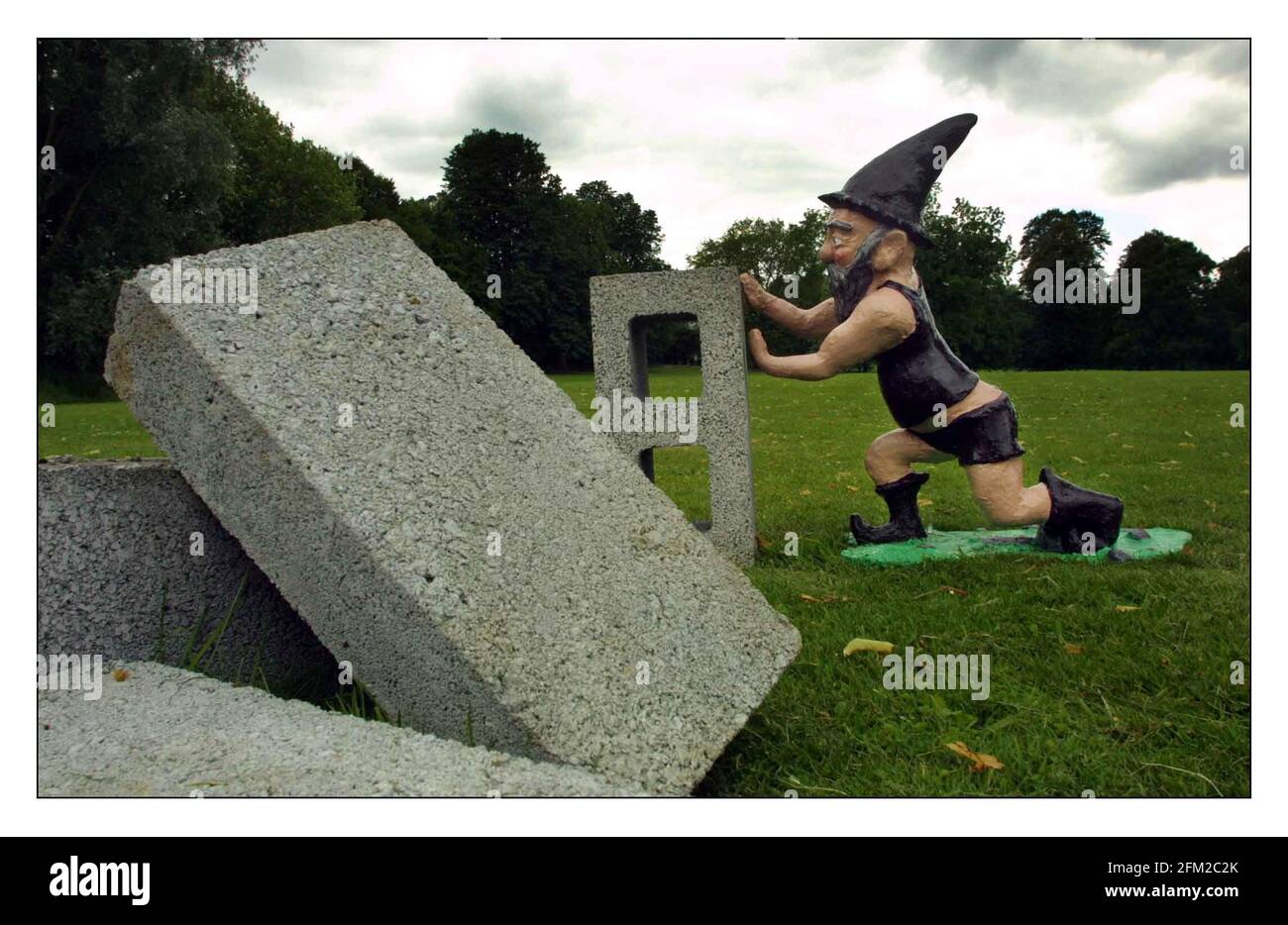 La mostra ARCADIA IN CITTÀ A MARBLE HALL apre al pubblico il 30 giugno. Arte contemporanea nel contesto storico di Marble Hill House, Twickenham.Seth Coston untitled pic David Sandison 27/6/2002 Foto Stock