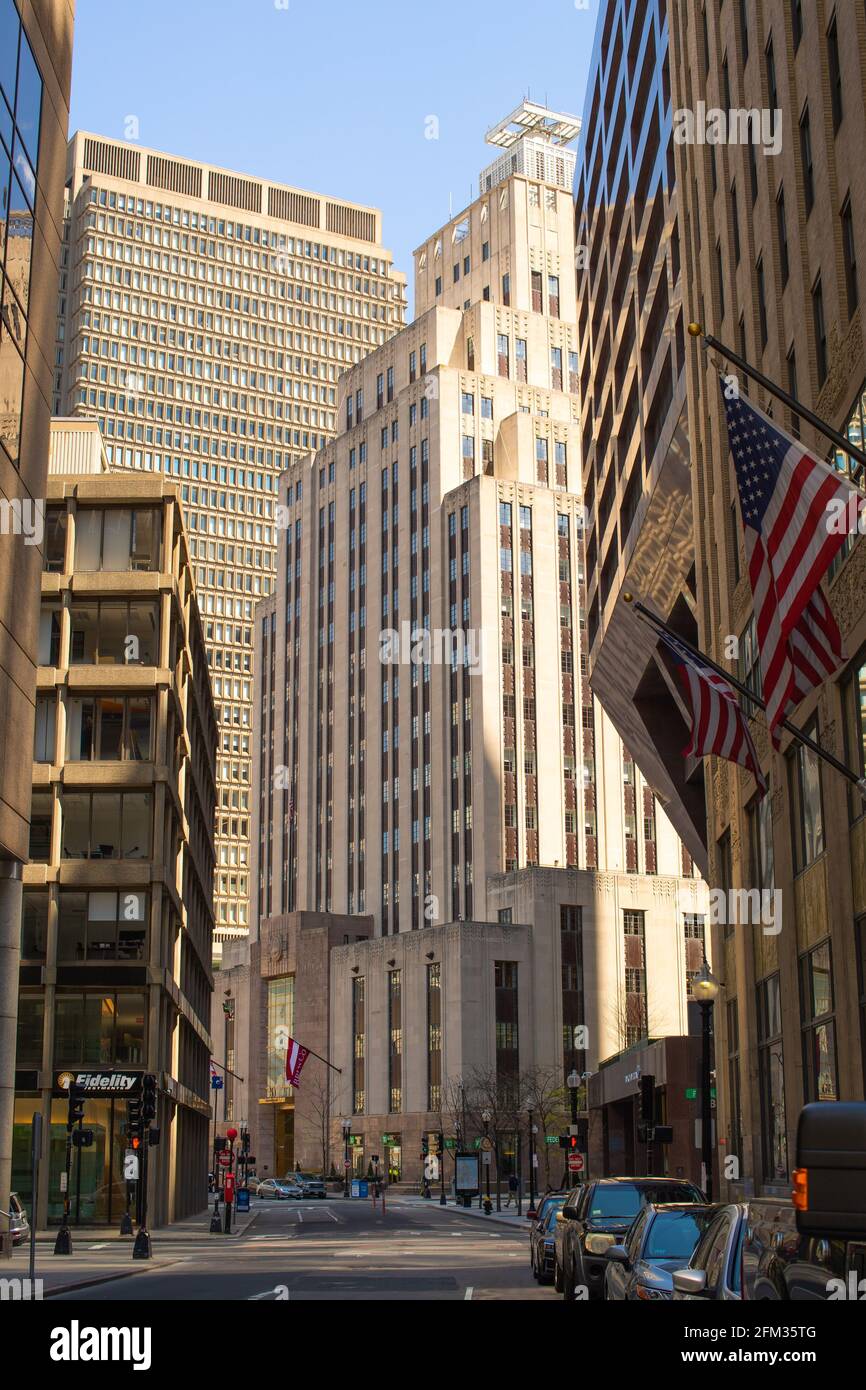 Questo è il quartiere finanziario di Boston. Molti edifici alti qui. Situato vicino al Government Center e a Chinatown. Tutti i tipi di ristrutturazione qui. Foto Stock