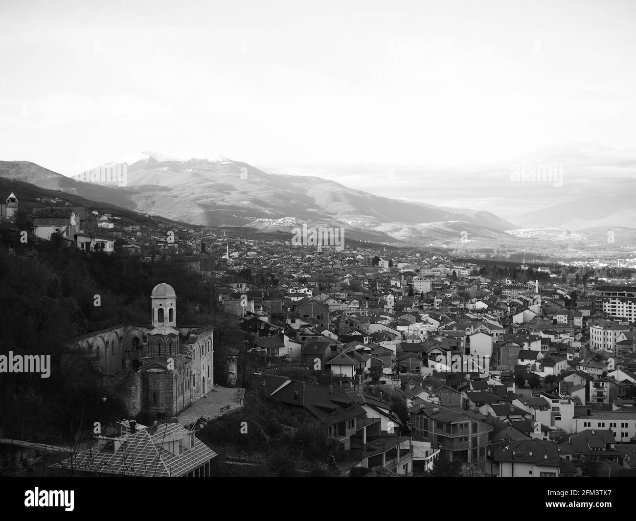 Un punto di vista di Prizren dal castello di Kosova Foto Stock