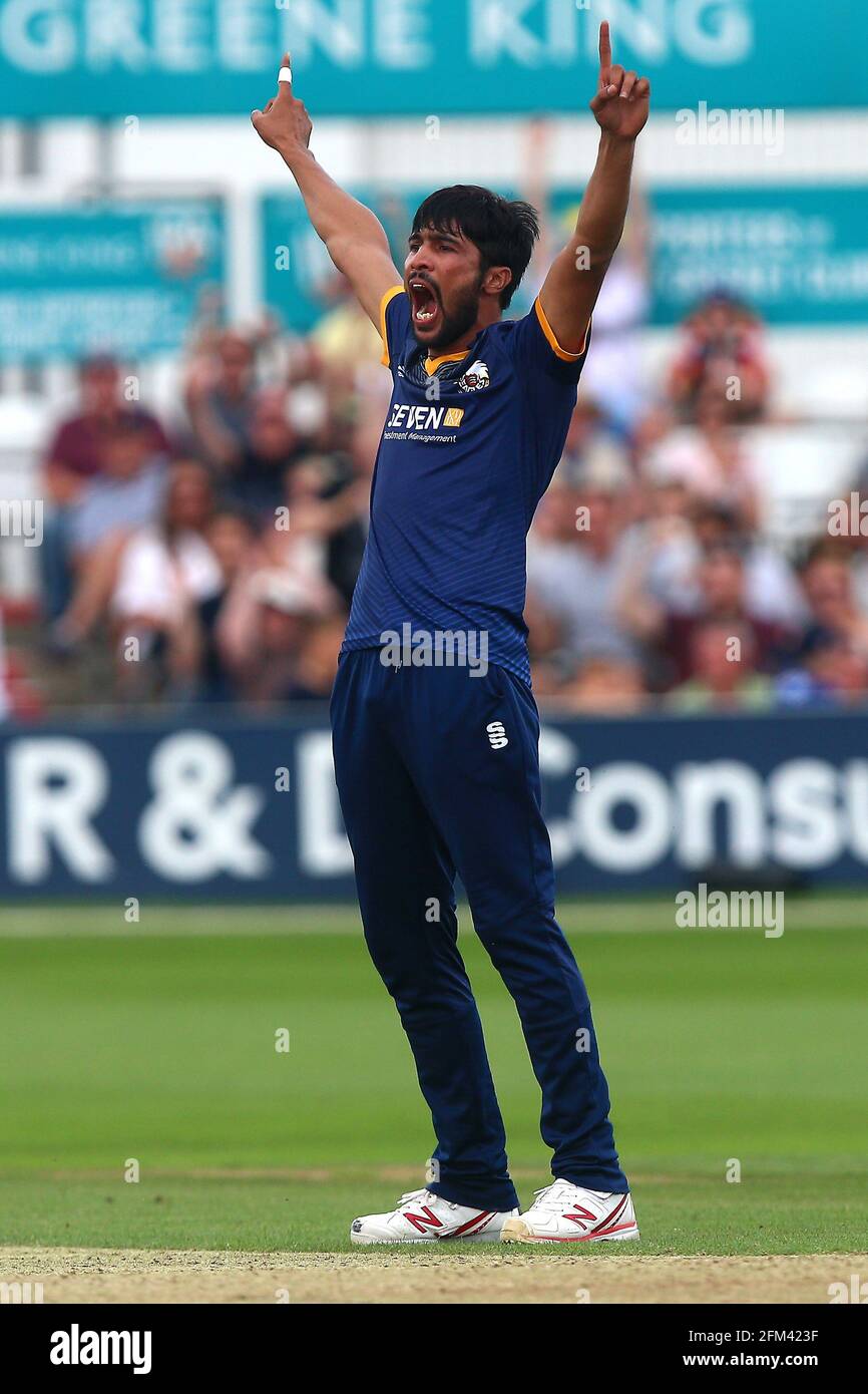 Mohammad Amir of Essex celebra la presa del wicket di Chris Cooke durante Essex Eagles vs Glamorgan, NatWest T20 Blast Cricket al Cloudfm County G. Foto Stock