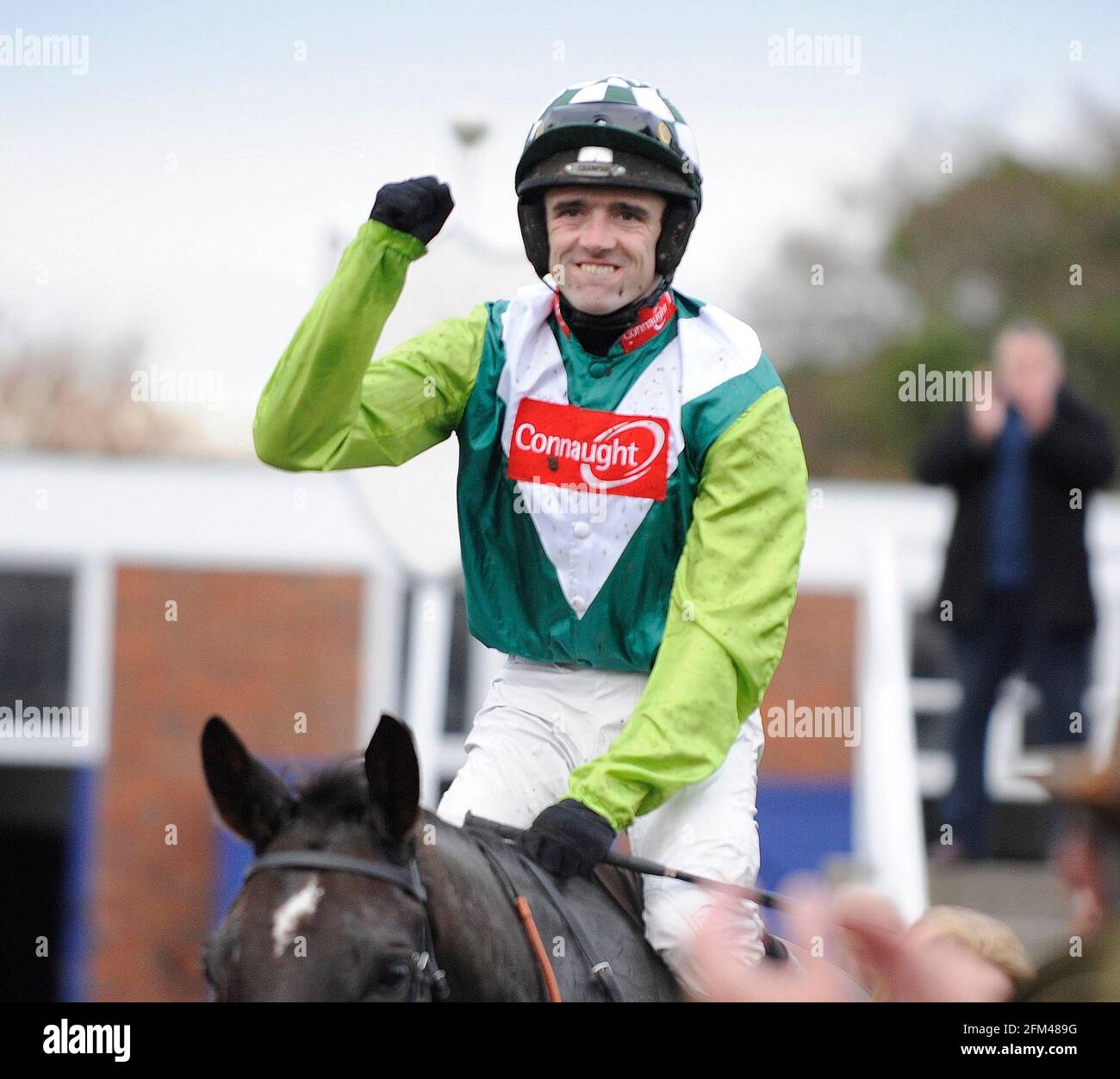 La Gold Cup Hennessy a Newbury 28/11/09. Il vincitore Ruby Walsh sulla FOTO di Denman DAVID ASHDOWN Foto Stock