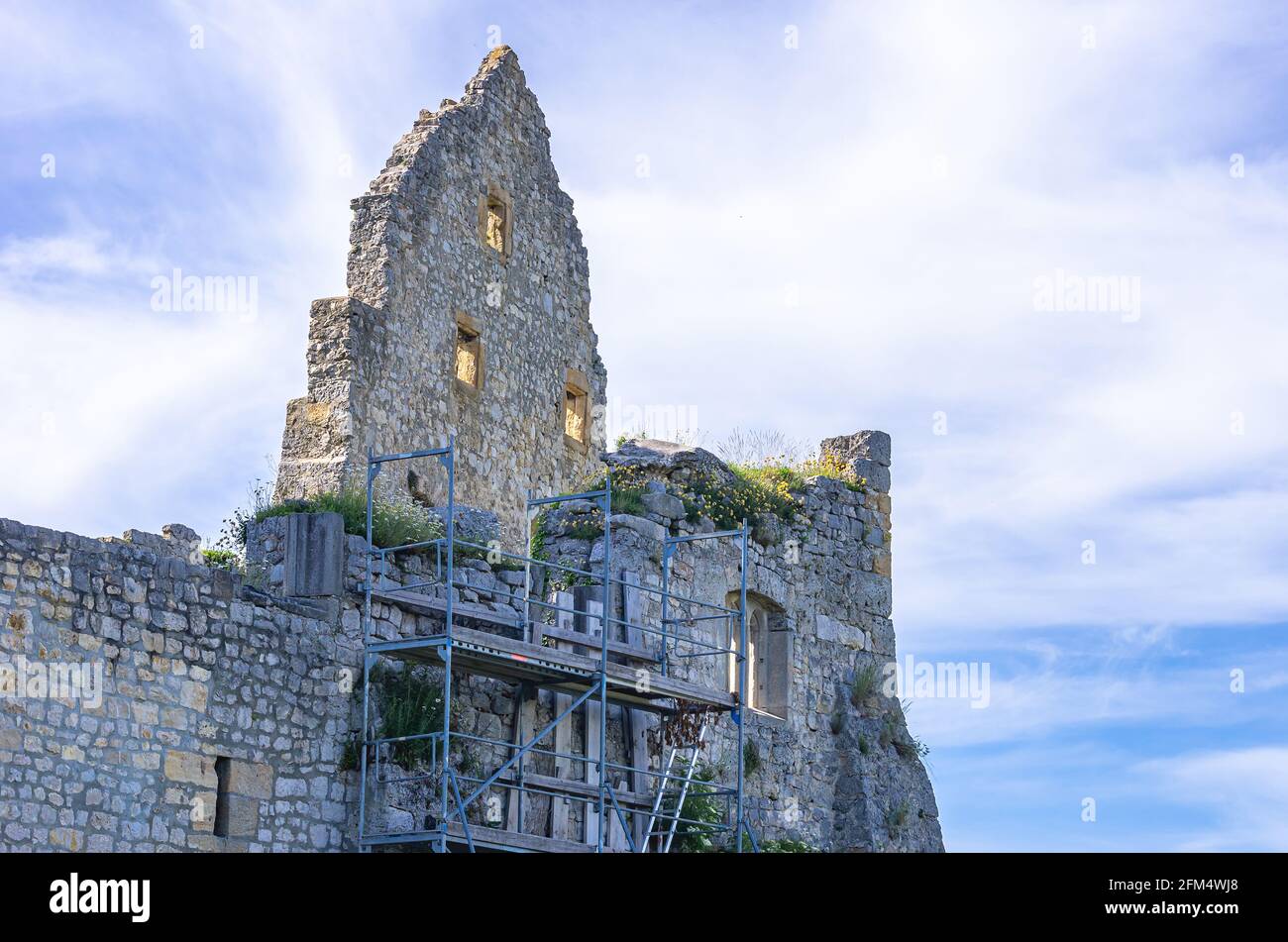 Rovine del castello medievale di Hohenurach, Bad Urach, Alb sveva, Baden-Württemberg, Germania. Foto Stock