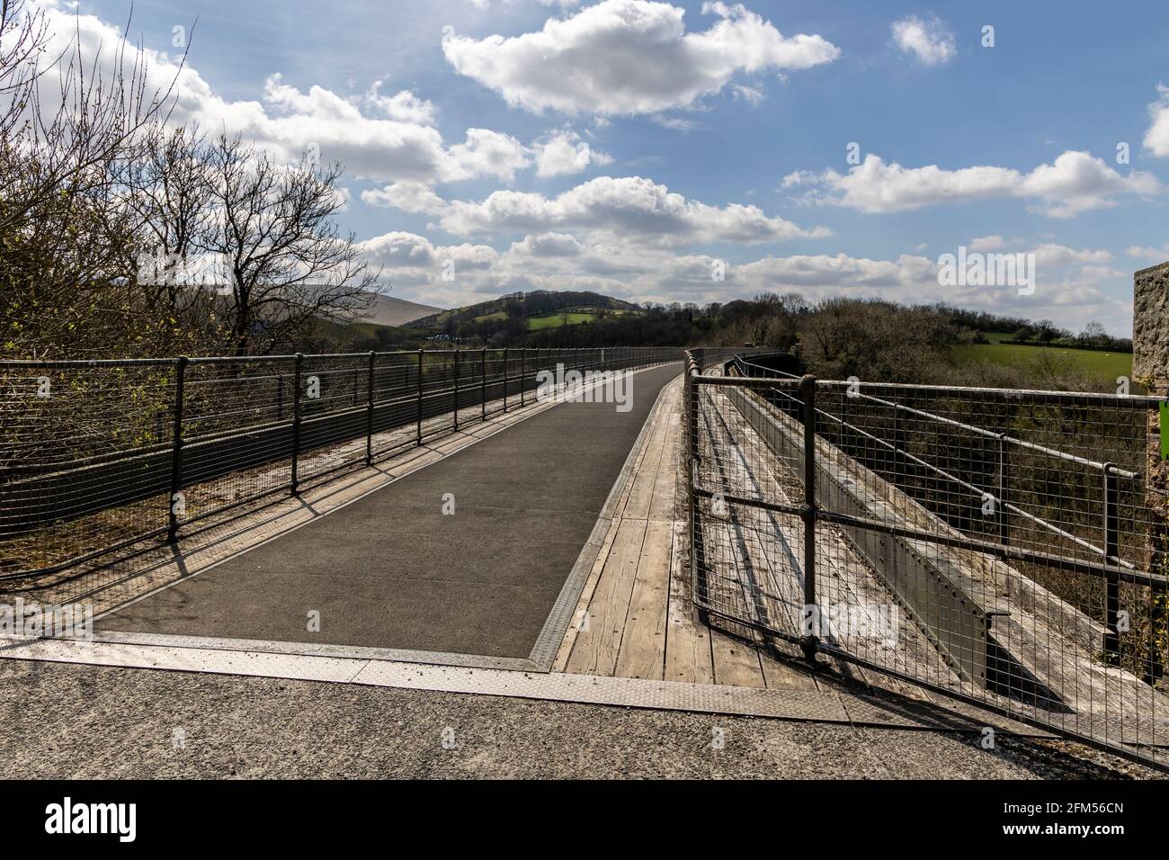 Meldon Viaduct trasportava la ferrovia londinese e sud-occidentale (LSWR) attraverso il fiume West Okement a Meldon (vicino a Okehampton) a Dartmoor, nel Devon, Foto Stock