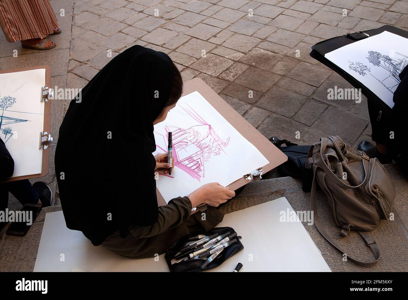 Die Architekturboroenten im Zeichnen im Hof der Vank-Kathedrale a Isfahan, Iran Foto Stock