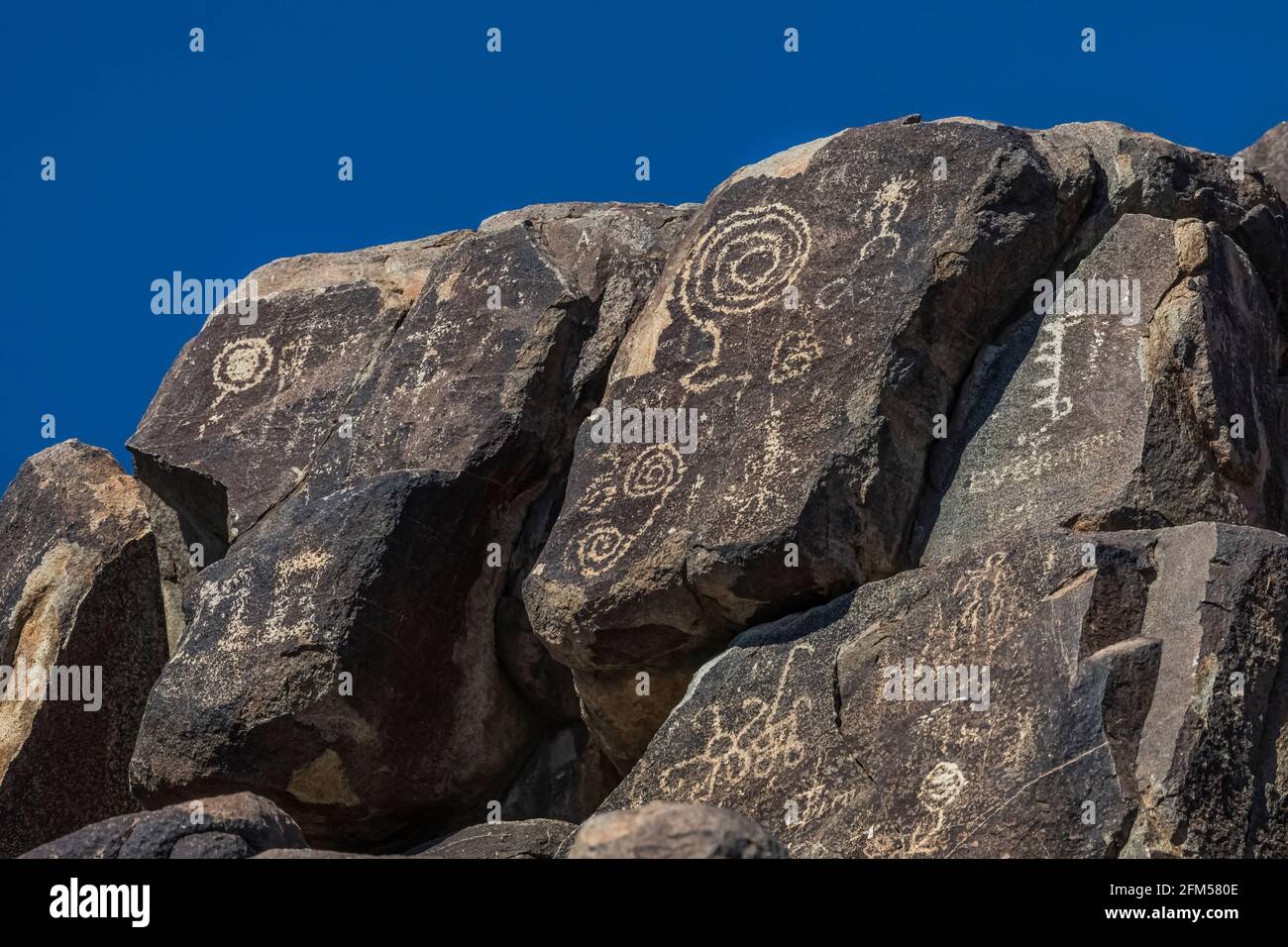 Petroglifi a Signal Hill fatto da Hohokam persone dal 450 al 1450 CE, Saguaro National Park, Tucson Mountain District, Arizona, Stati Uniti Foto Stock