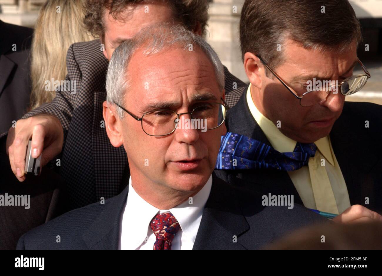 TONY MARTIN CASO IN ALTA CORTE. IL SOLICITOR JAMES SAUNDERS DI MARTIN, AL DI FUORI DELLA CORTE ALTA DOPO LA DECISIONE ODIERNA. 30.10.01 PIC:GIOVANNI VOOS Foto Stock