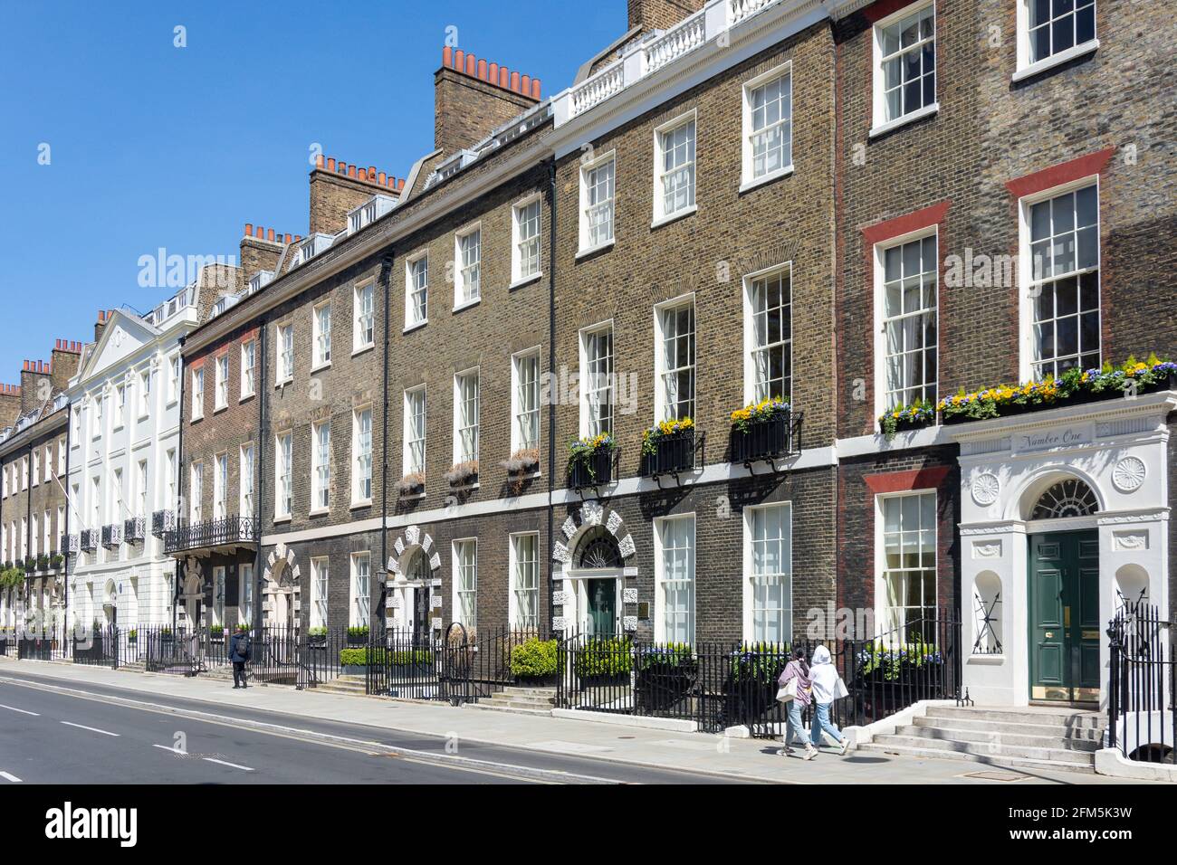 Residenze georgiane, Bedford Square, Bloomsbury, London Borough of Camden, London Borough of Camden, Greater London, England, Regno Unito Foto Stock