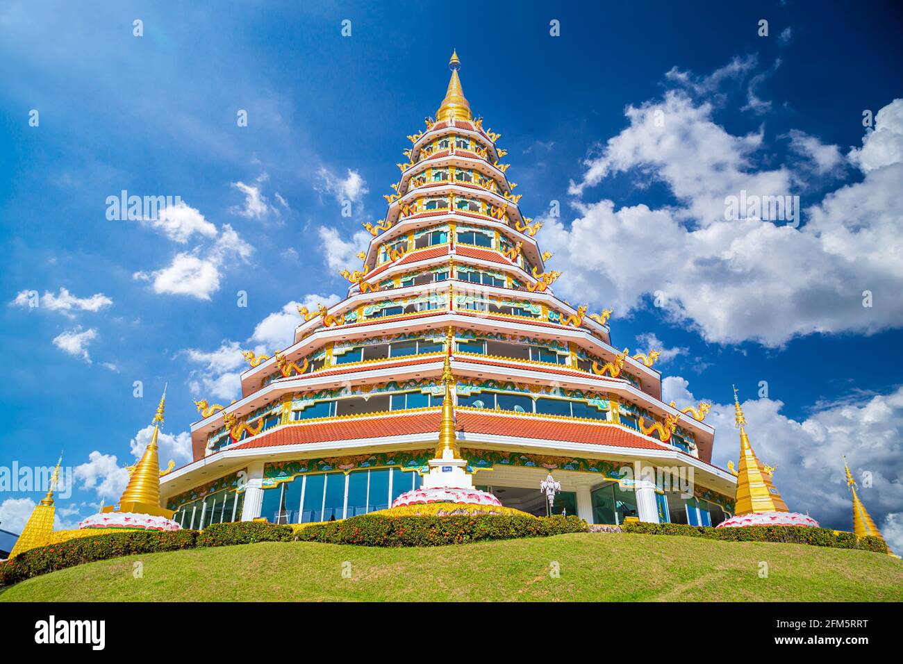 Il Tempio di Huai Pla Kung è un tempio con edifici thailandese-cinesi, Chiang Rai, Thailandia. Foto Stock